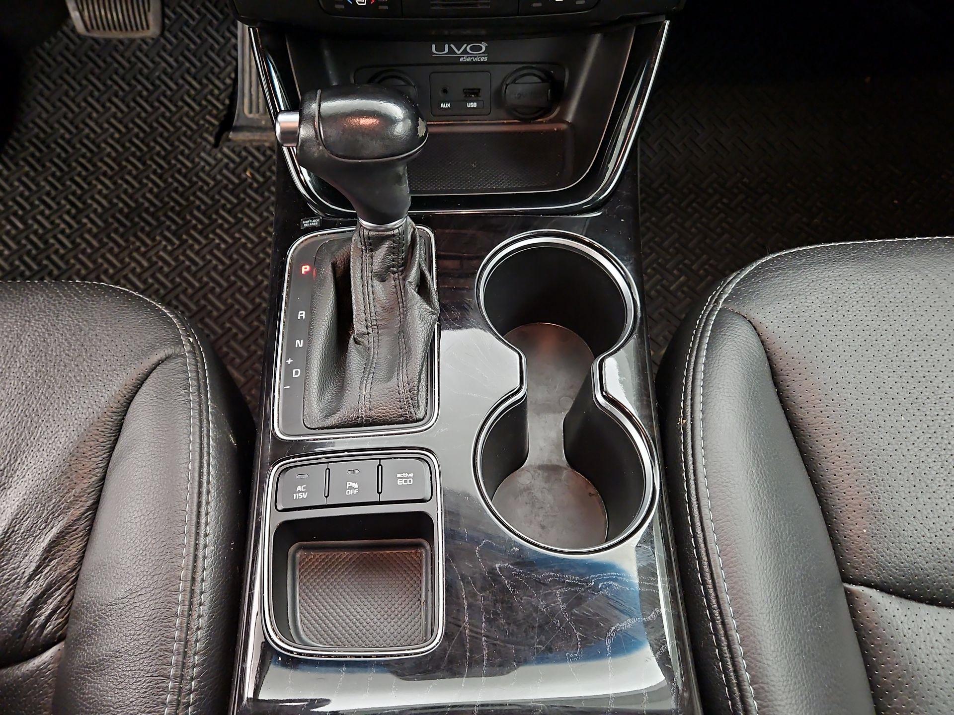 Thumbnail: 2015 Kia Sorento - 17