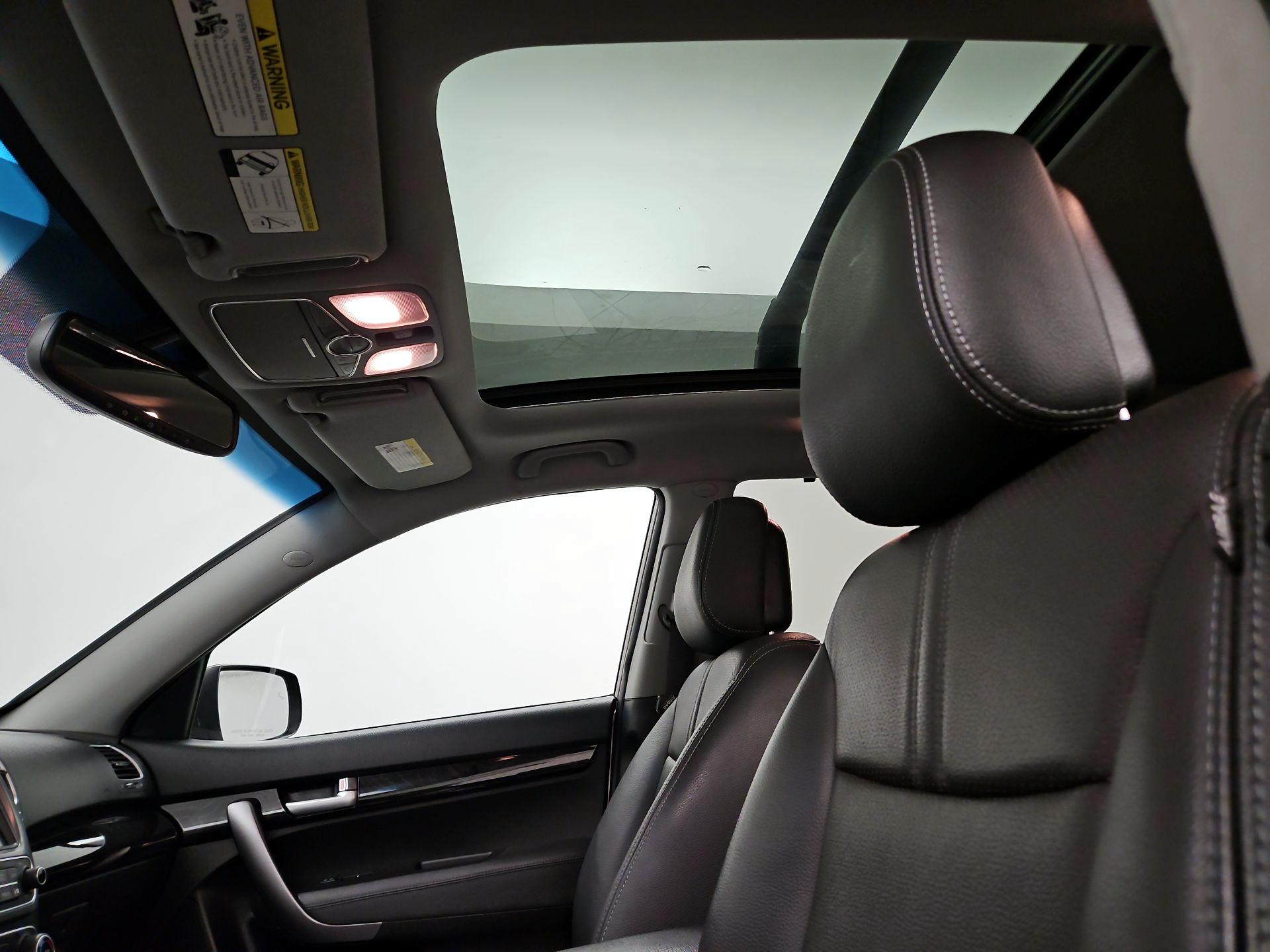 Thumbnail: 2015 Kia Sorento - 19