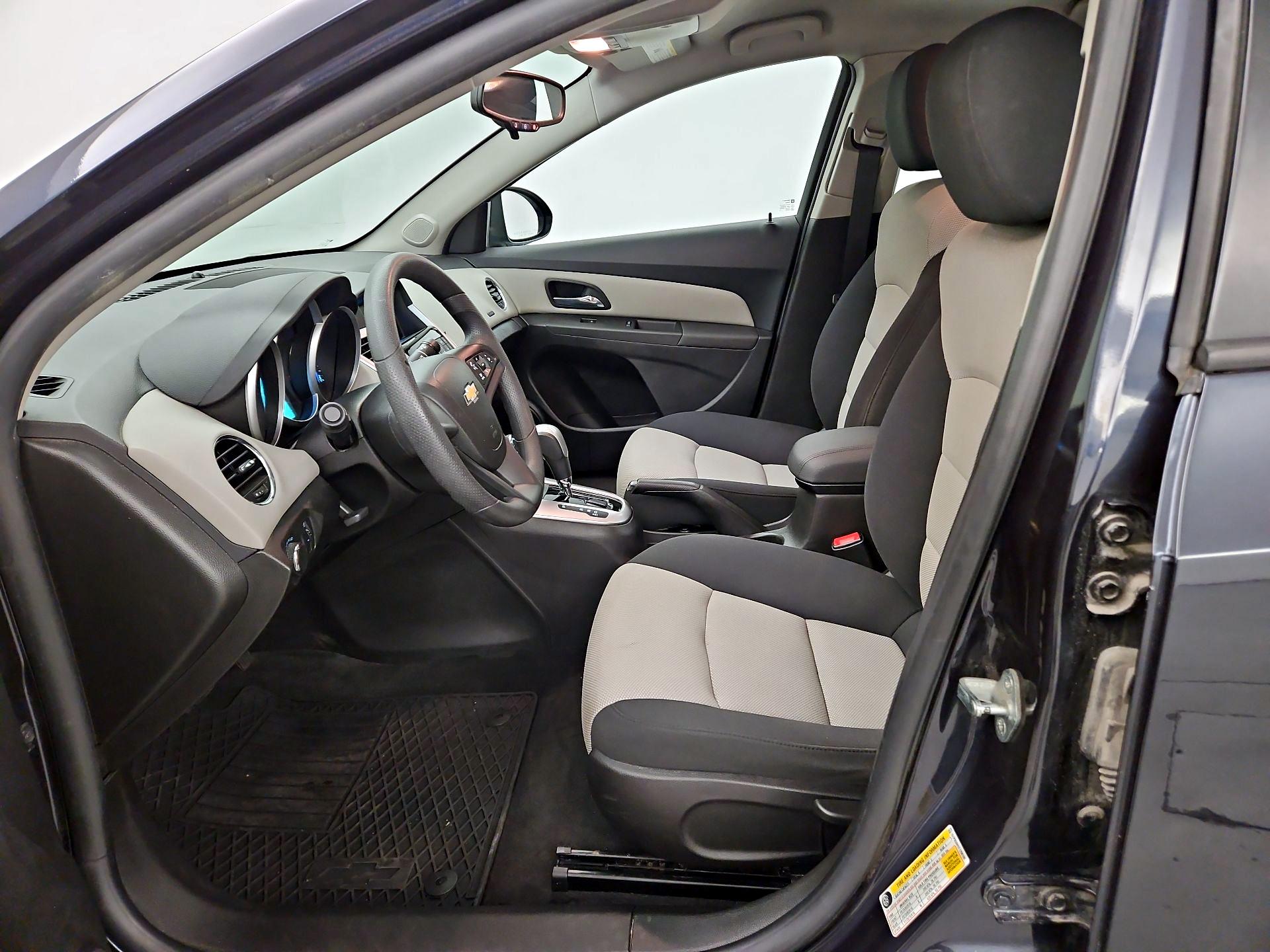 Thumbnail: 2015 Chevrolet Cruze - 11