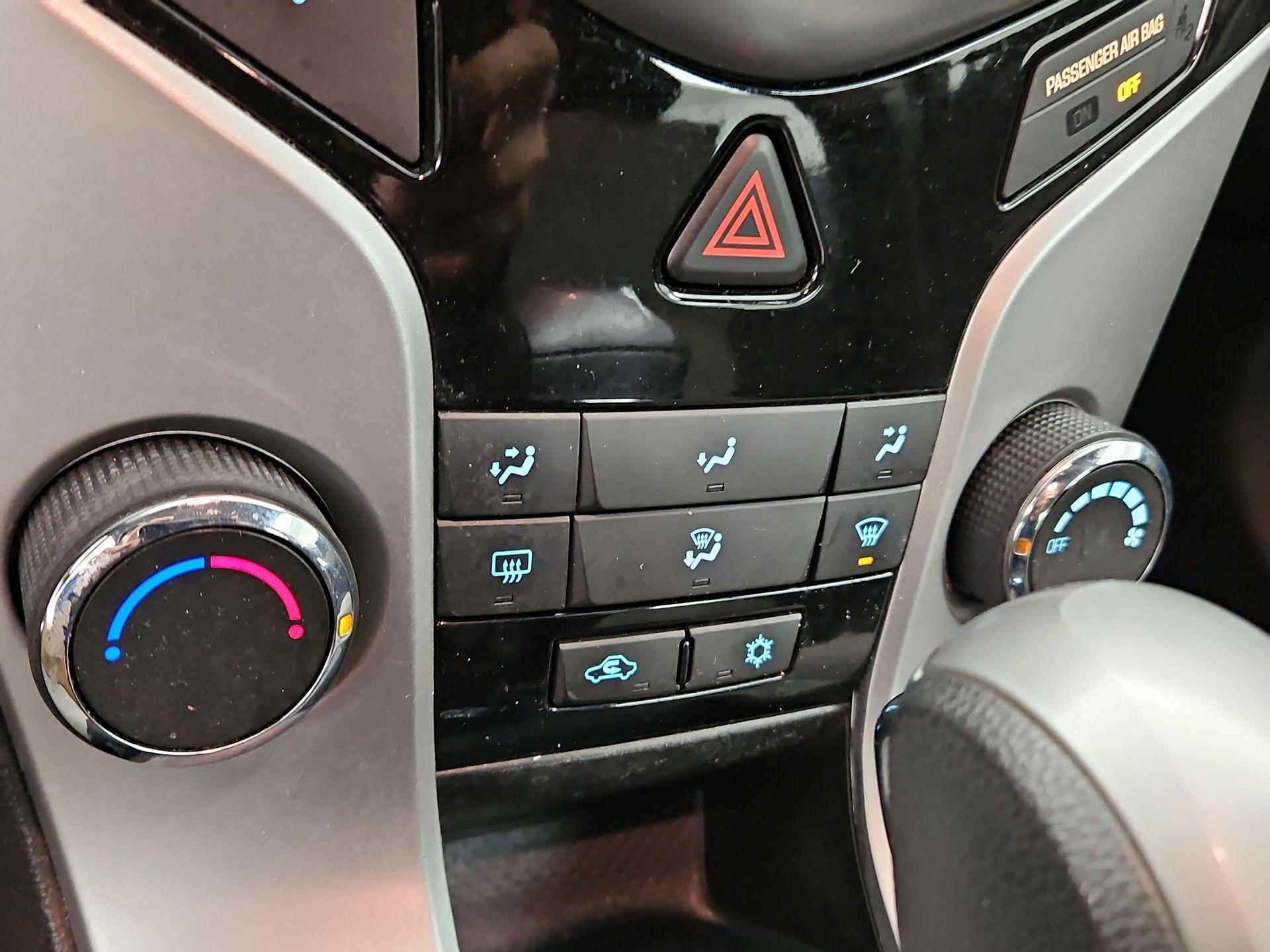 Thumbnail: 2015 Chevrolet Cruze - 15