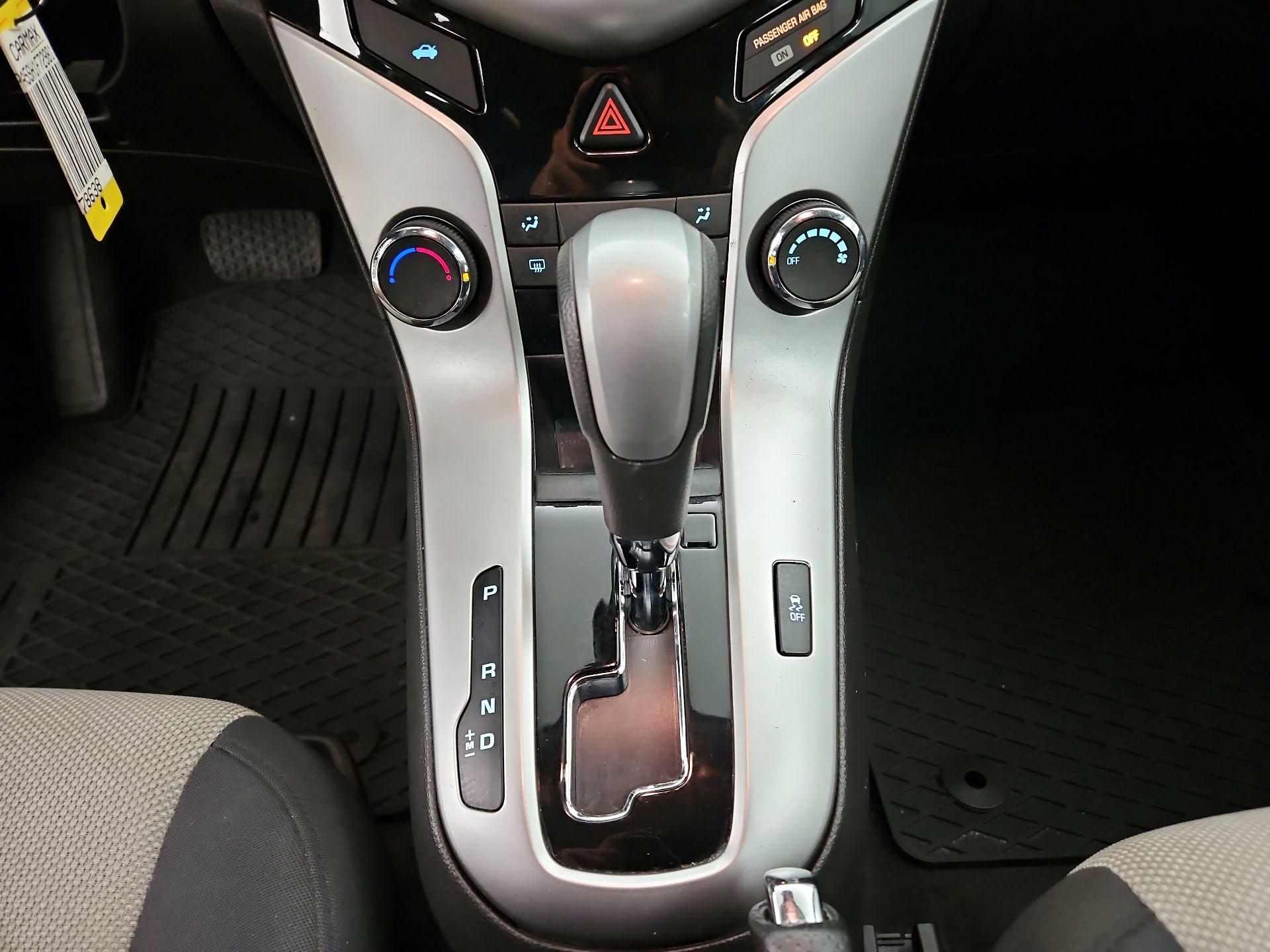 Thumbnail: 2015 Chevrolet Cruze - 16