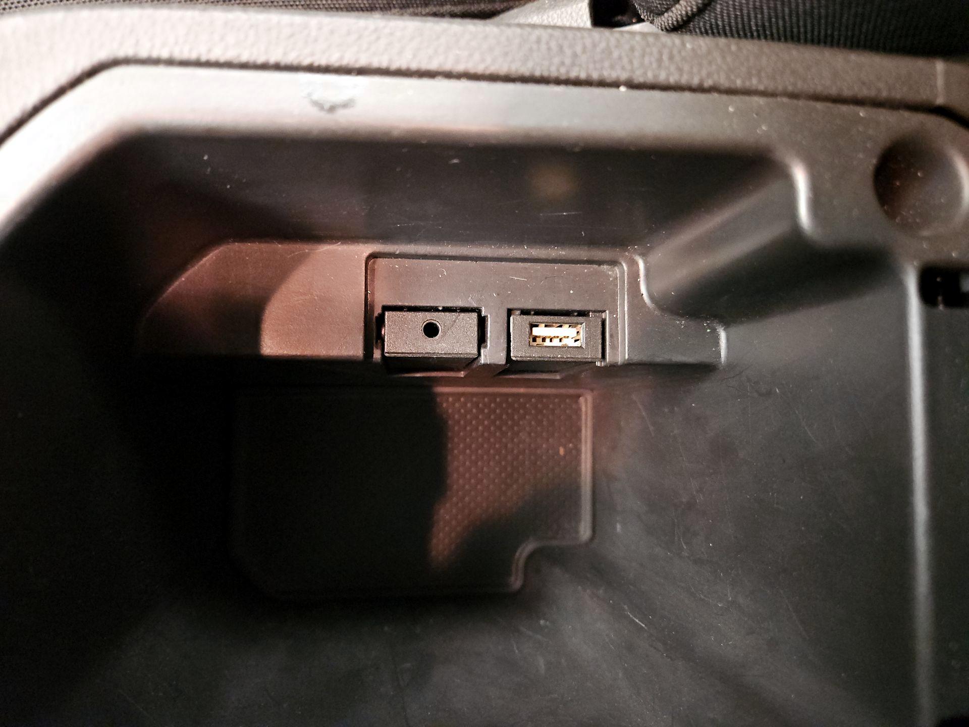 Thumbnail: 2015 Chevrolet Cruze - 17