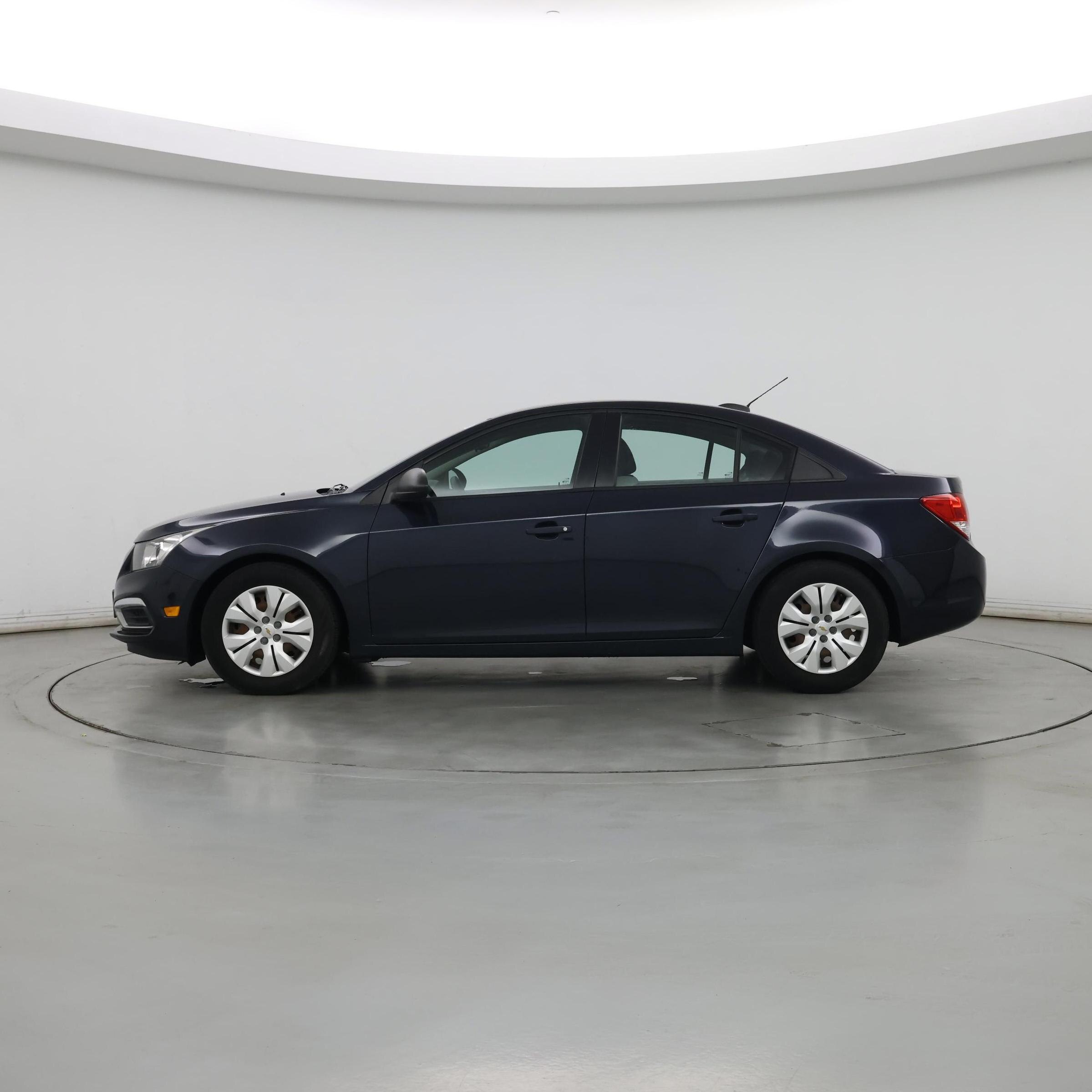 Thumbnail: 2015 Chevrolet Cruze - 3
