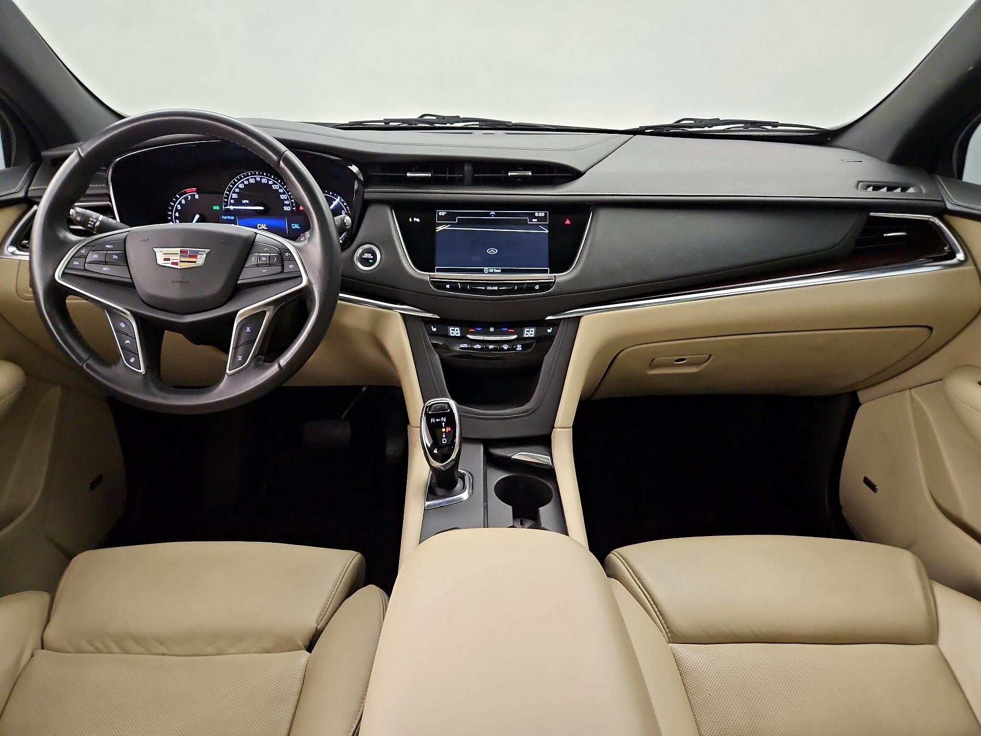 Thumbnail: 2017 Cadillac XT5 - 9
