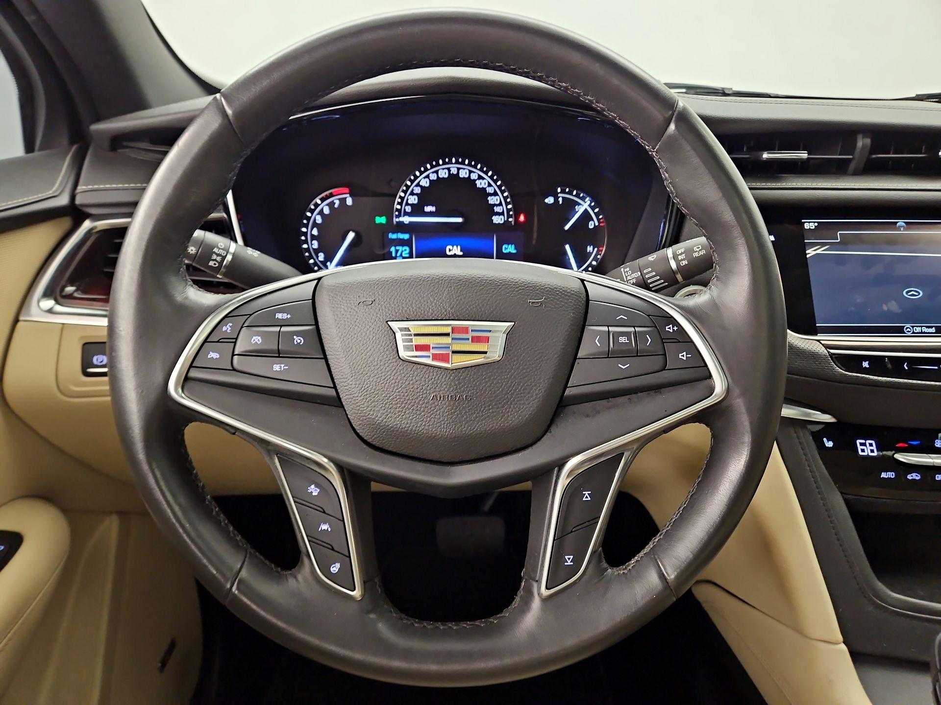 Thumbnail: 2017 Cadillac XT5 - 10