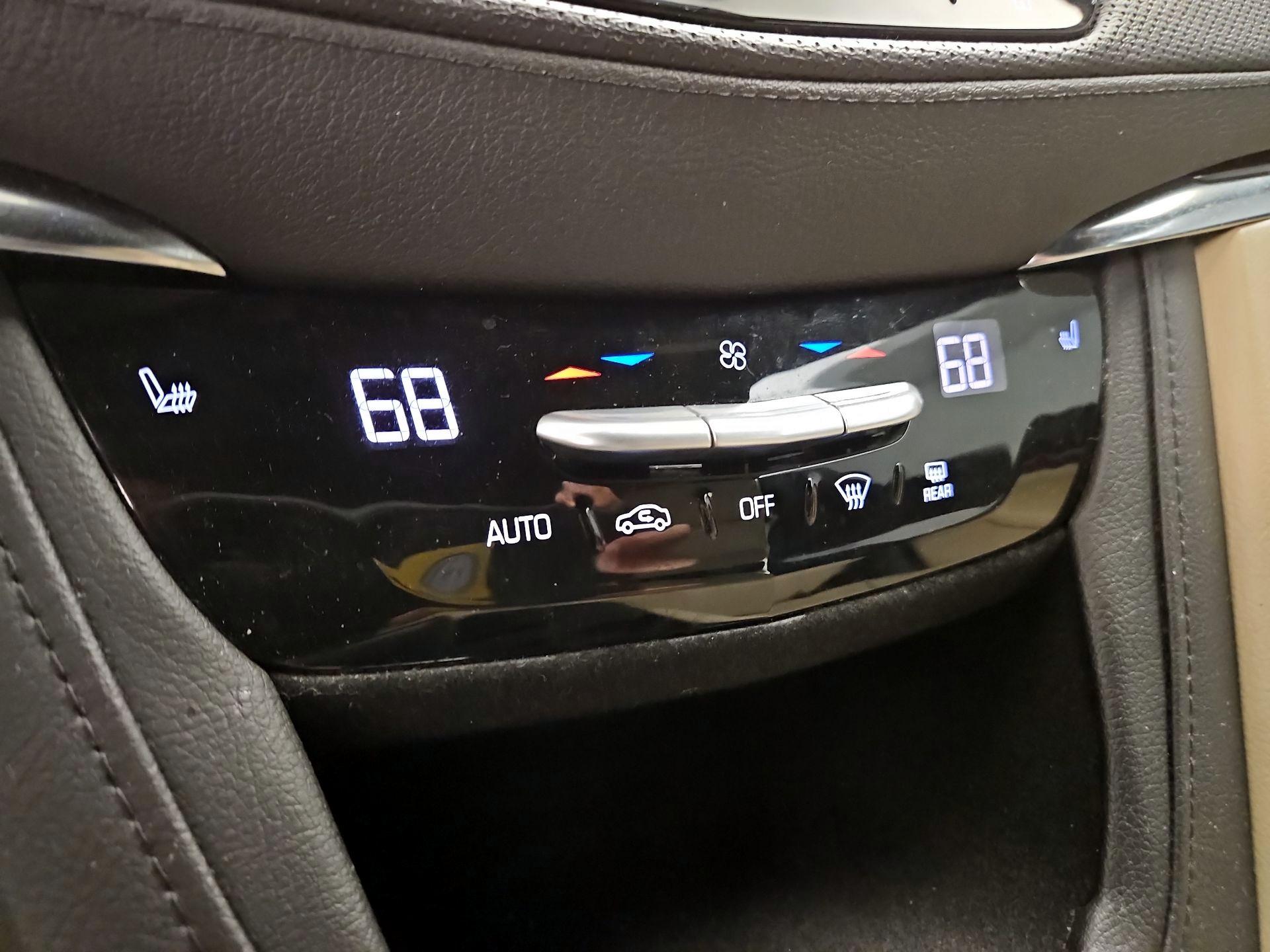 Thumbnail: 2017 Cadillac XT5 - 17
