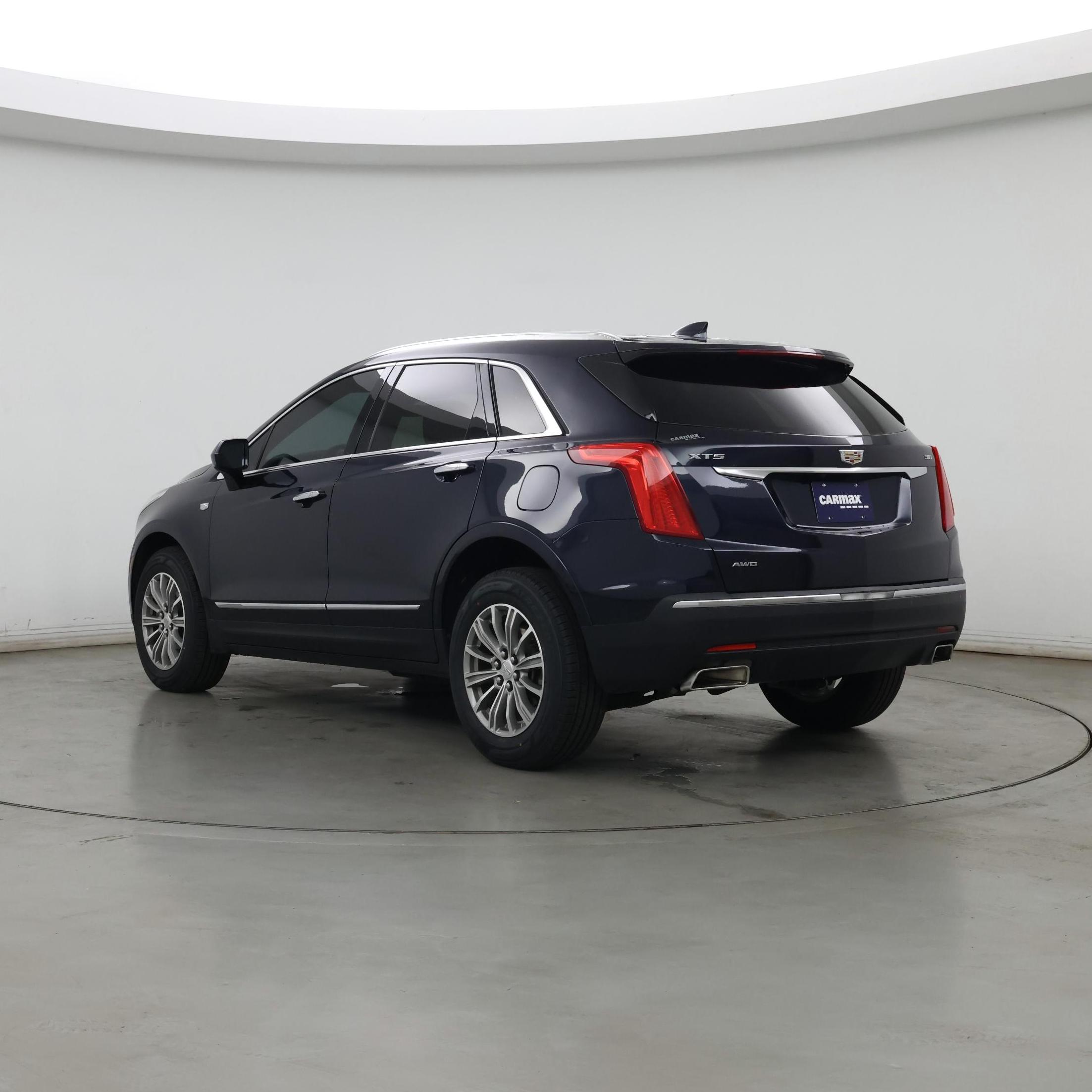 Thumbnail: 2017 Cadillac XT5 - 2