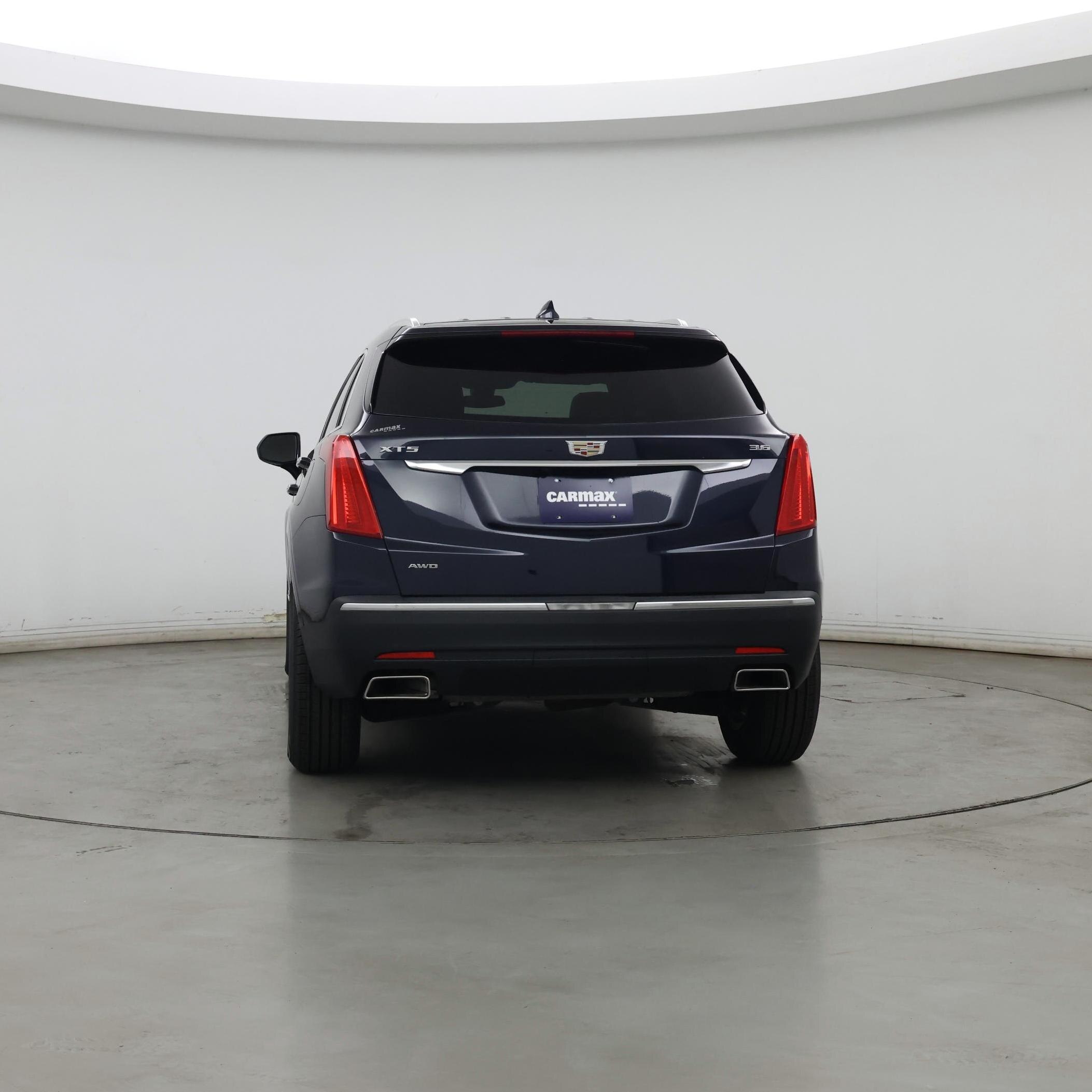 Thumbnail: 2017 Cadillac XT5 - 6