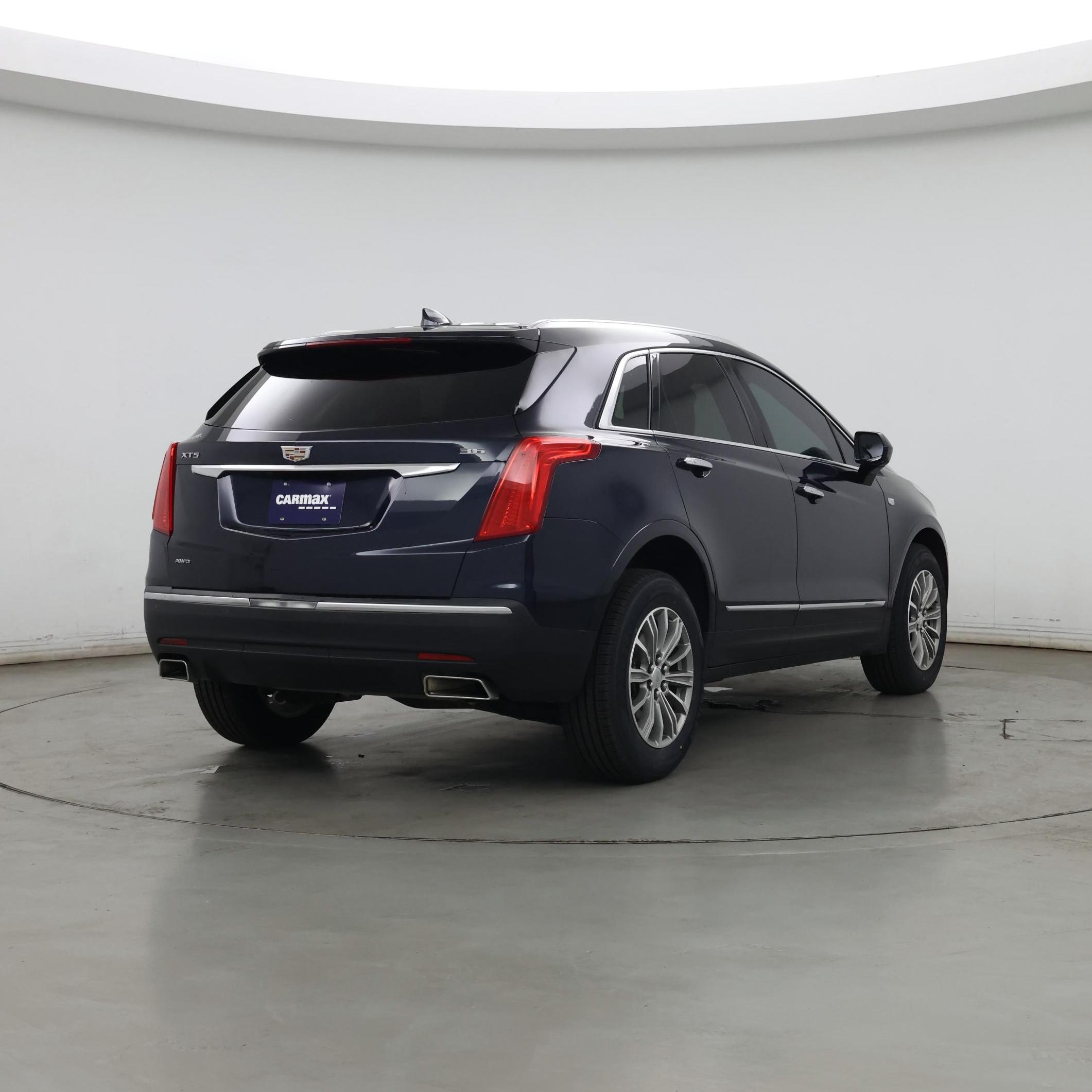 Thumbnail: 2017 Cadillac XT5 - 8