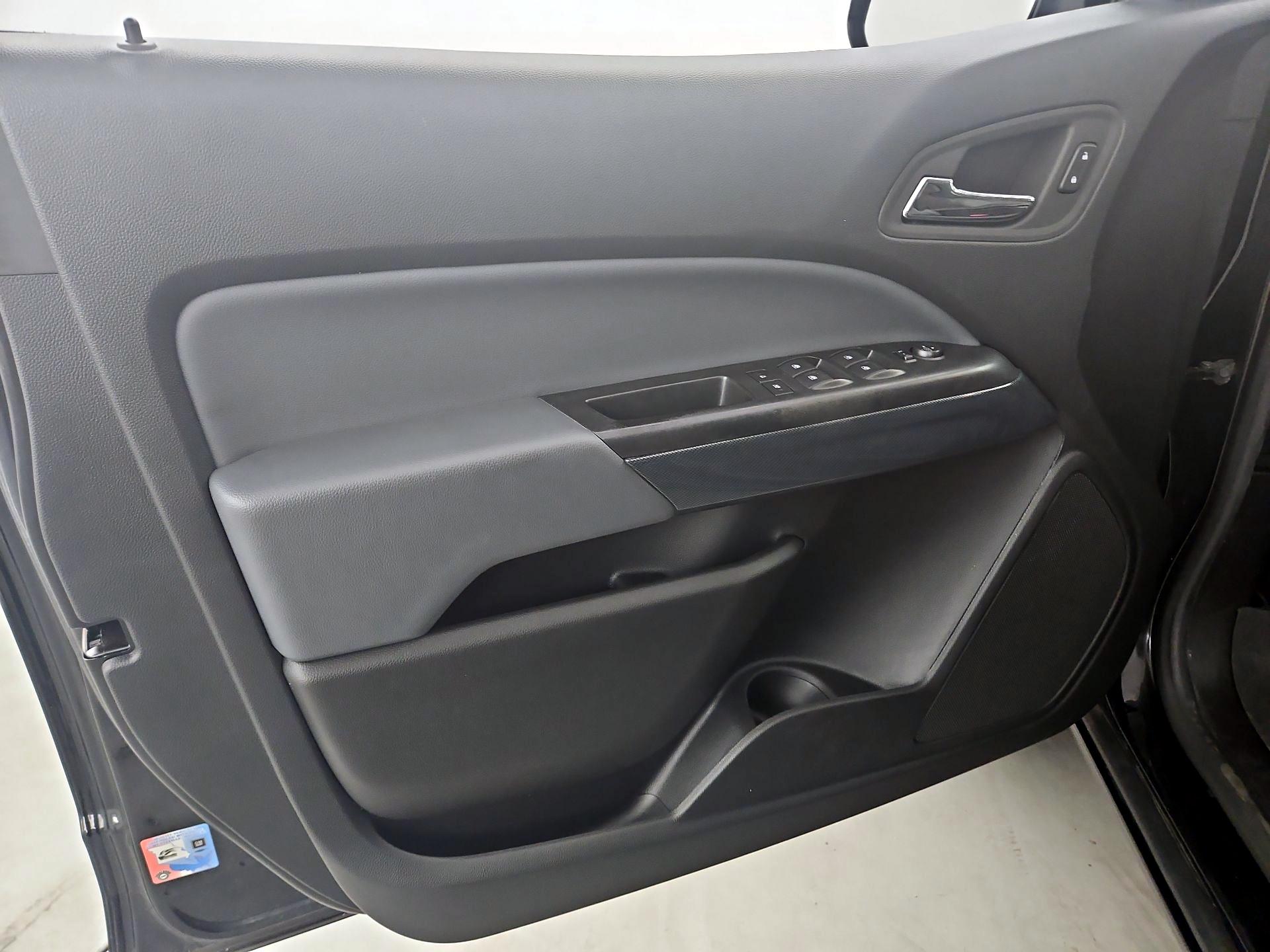 Thumbnail: 2017 Chevrolet Colorado - 12