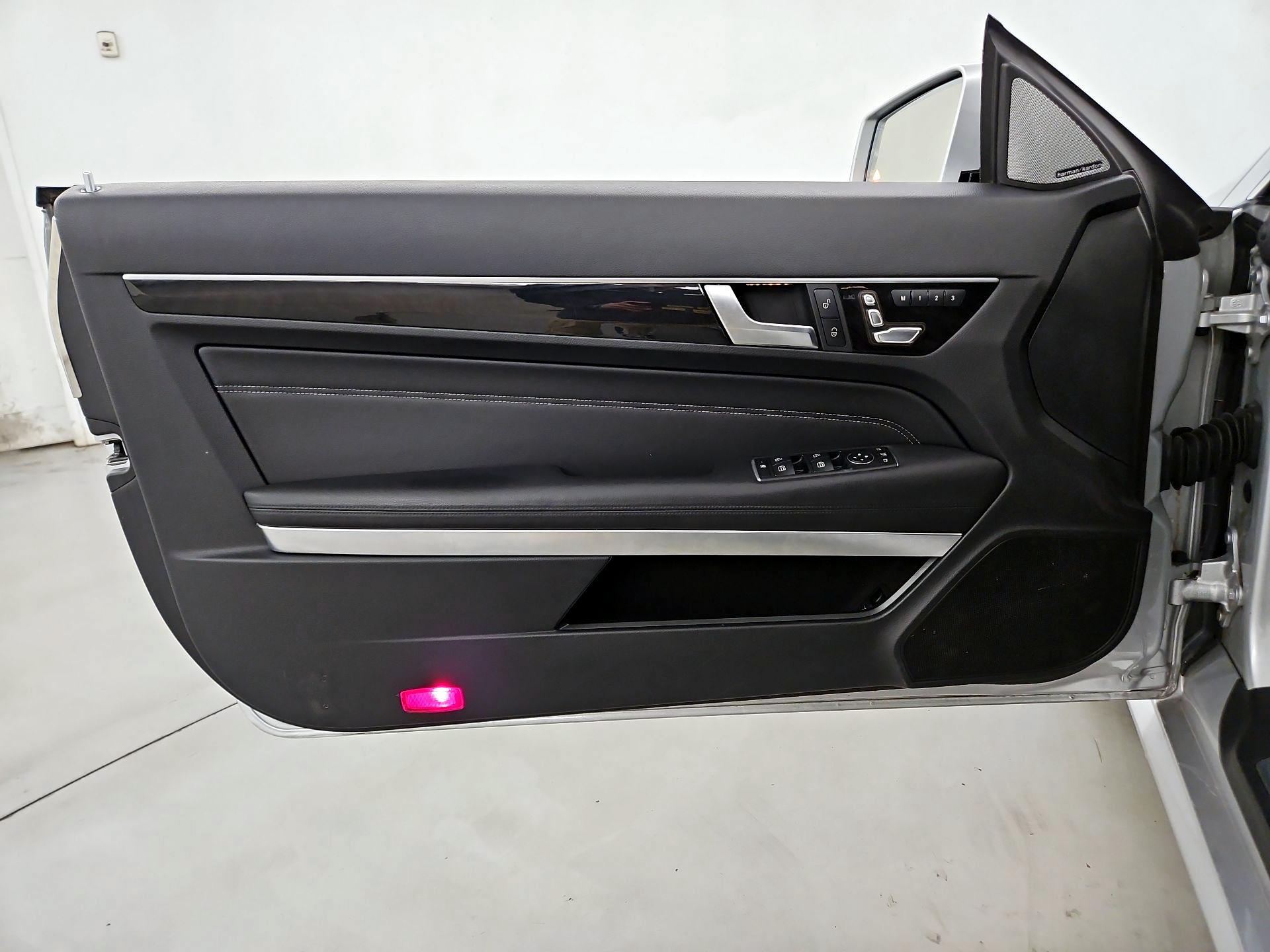 Thumbnail: 2016 Mercedes-Benz E-Class - 12