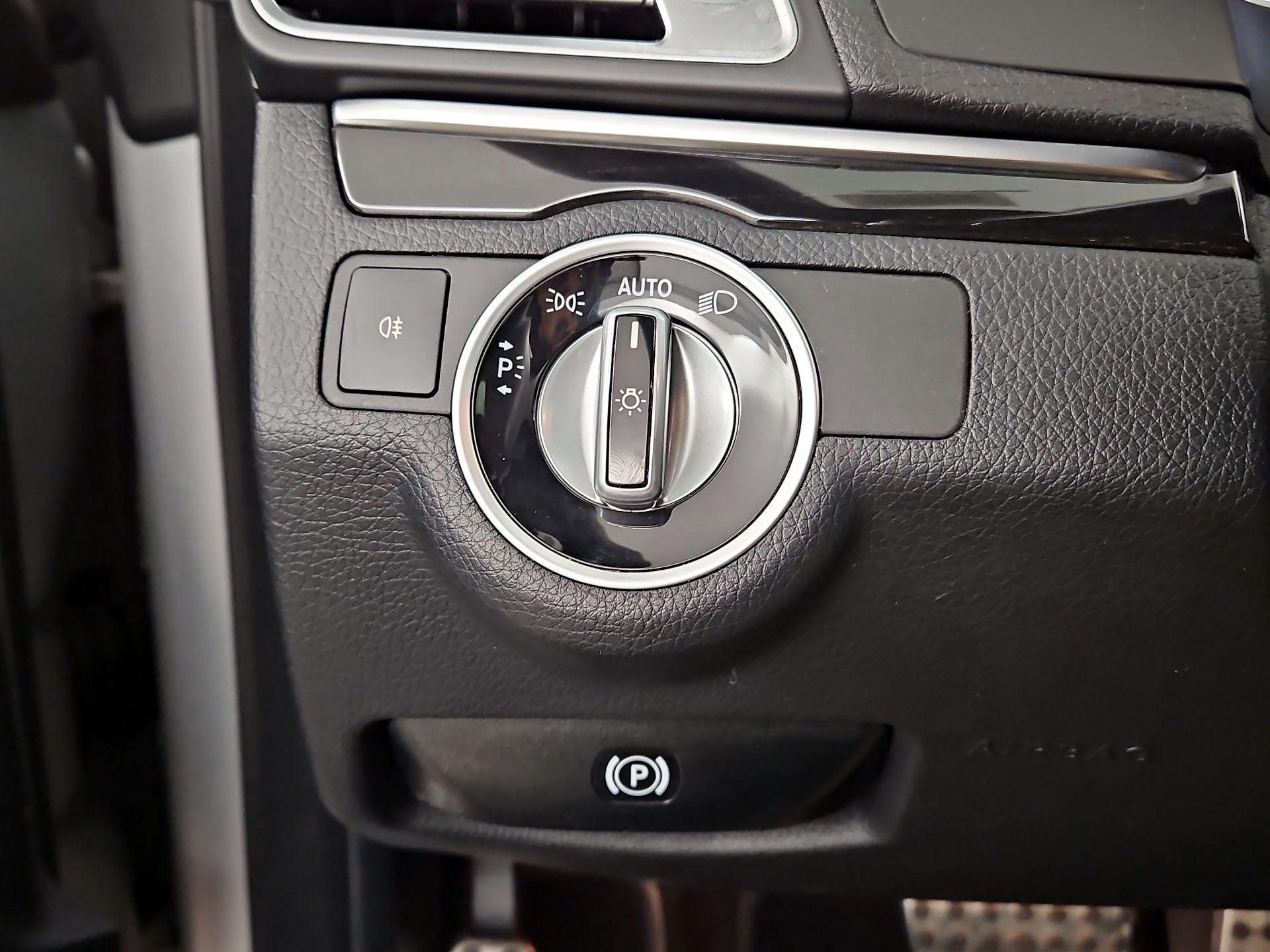 Thumbnail: 2016 Mercedes-Benz E-Class - 13