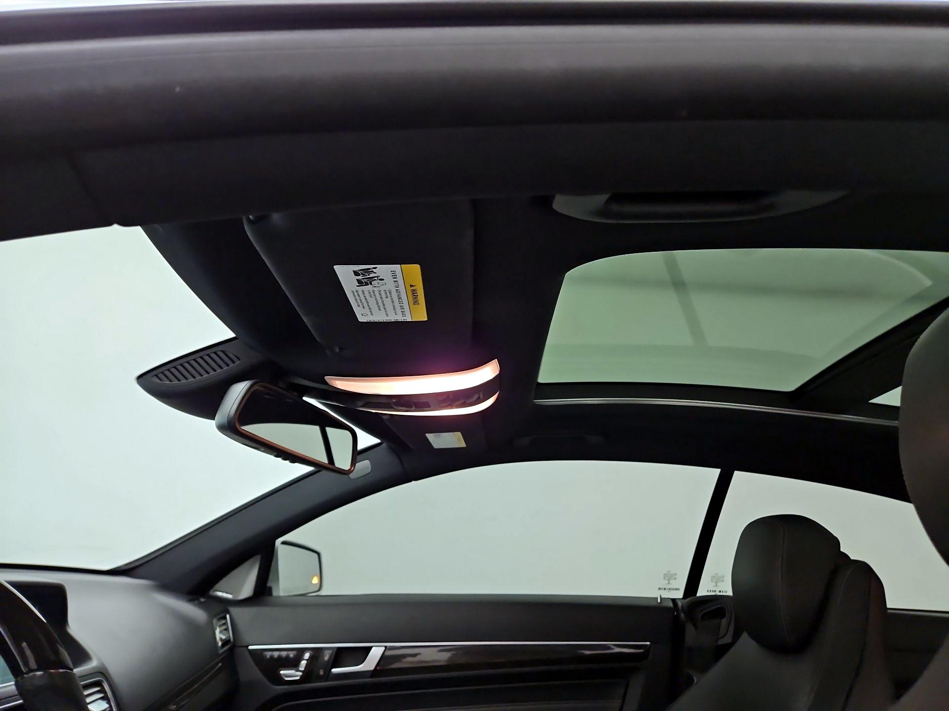 Thumbnail: 2016 Mercedes-Benz E-Class - 19