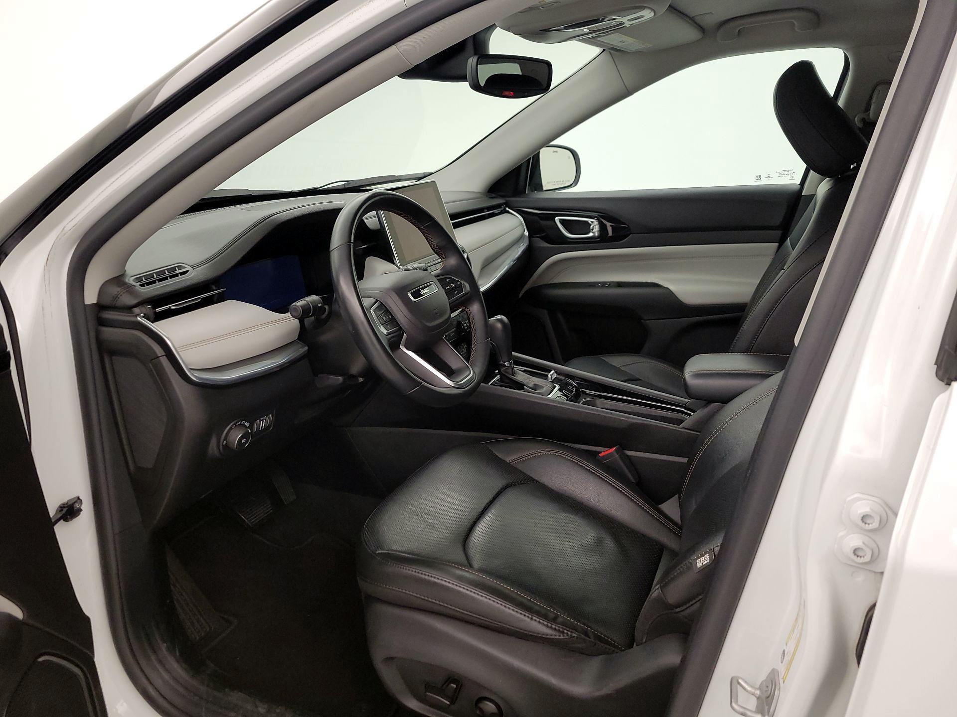 Thumbnail: 2022 Jeep Compass - 11