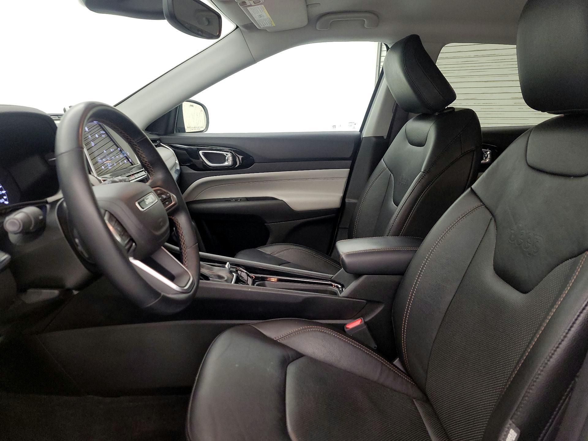 Thumbnail: 2022 Jeep Compass - 11