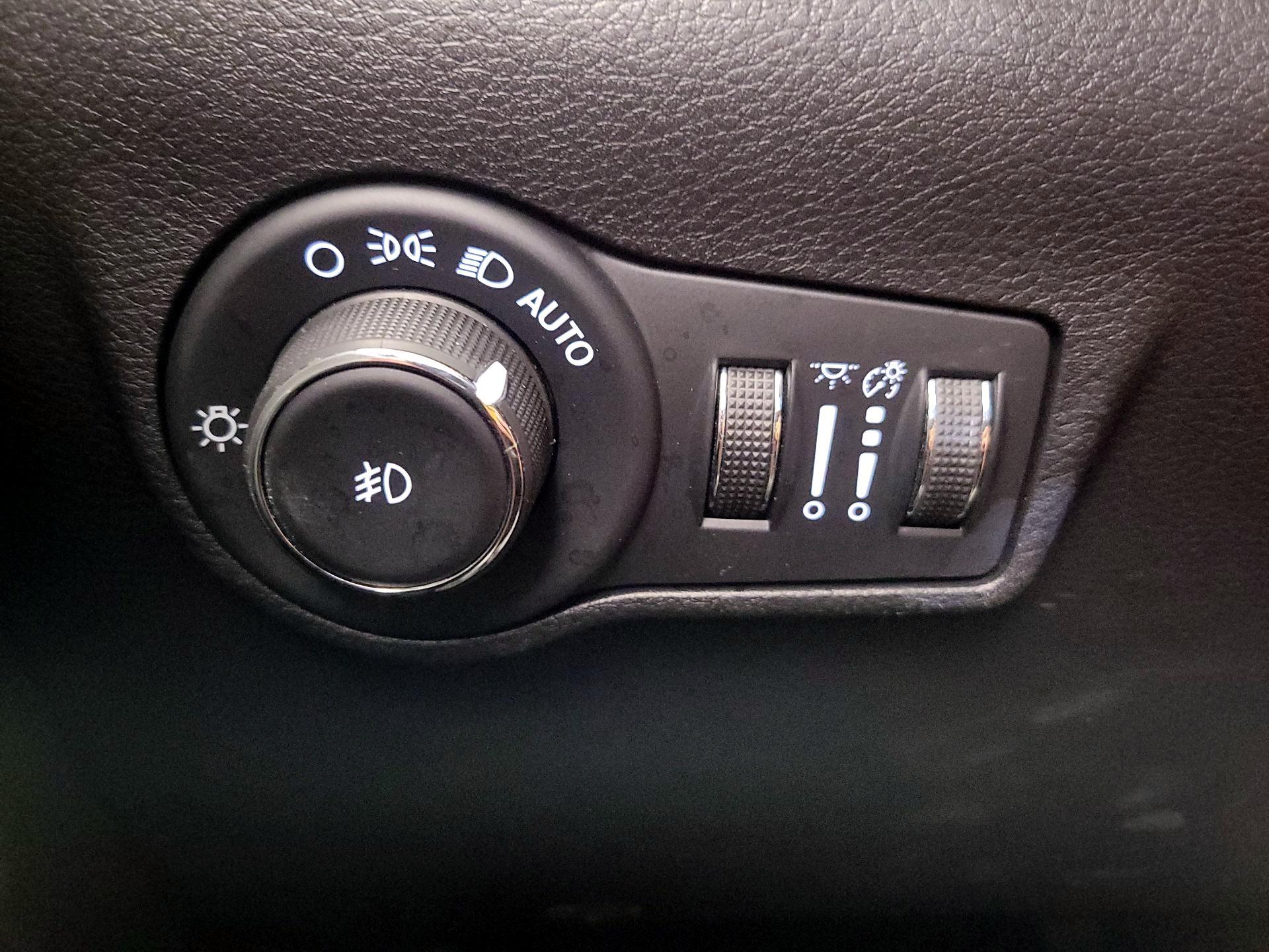Thumbnail: 2022 Jeep Compass - 13