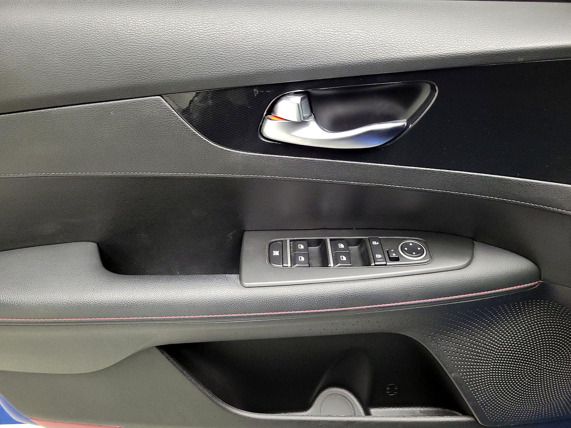 Thumbnail: 2023 Kia Forte - 12