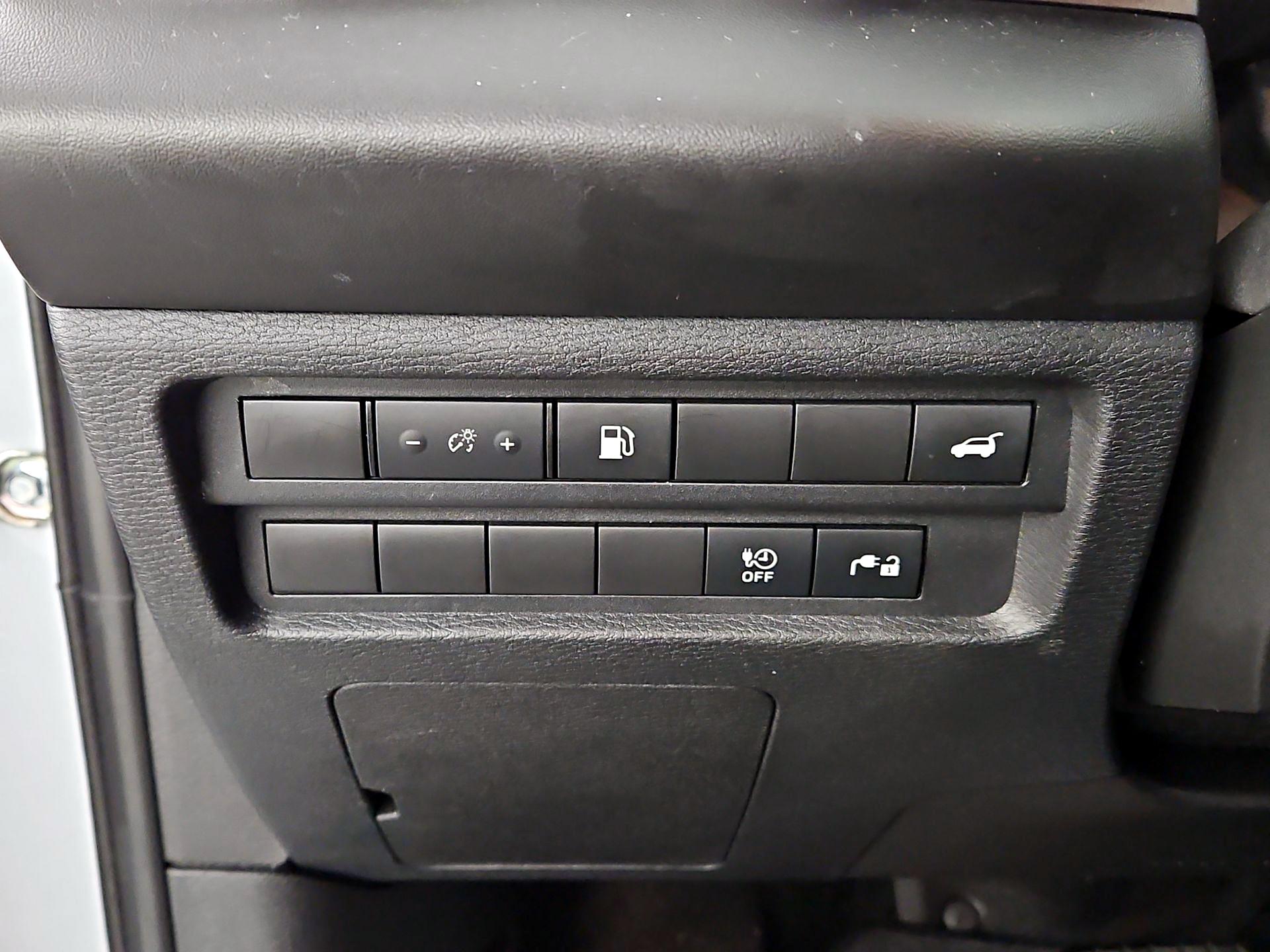 Thumbnail: 2023 Mitsubishi Outlander - 13