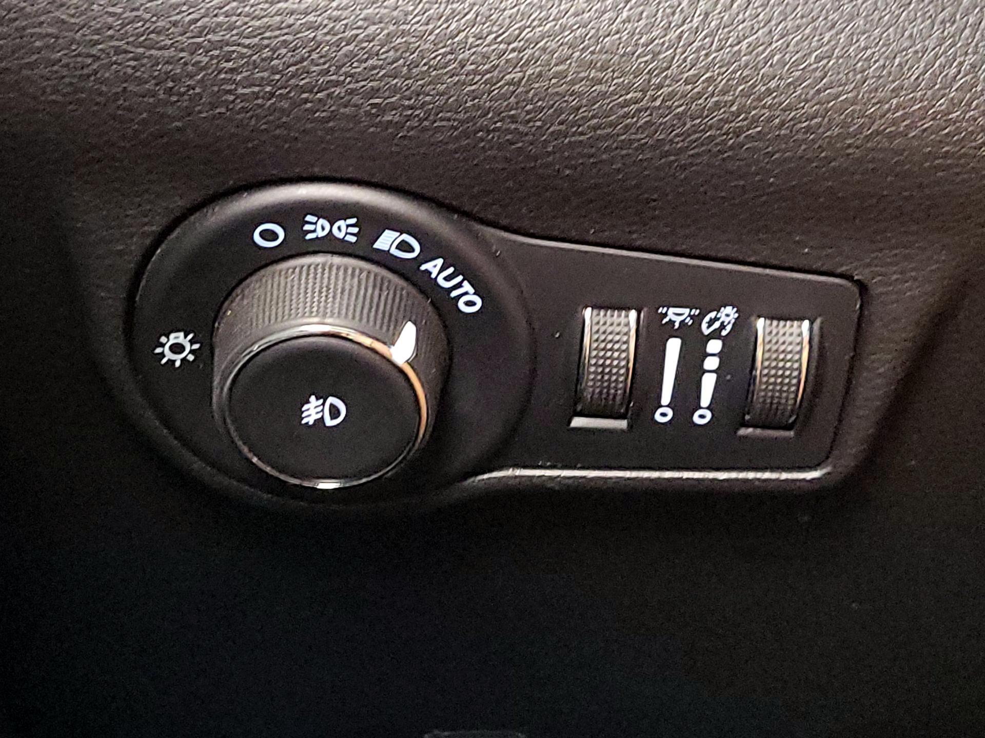 Thumbnail: 2023 Jeep Compass - 13