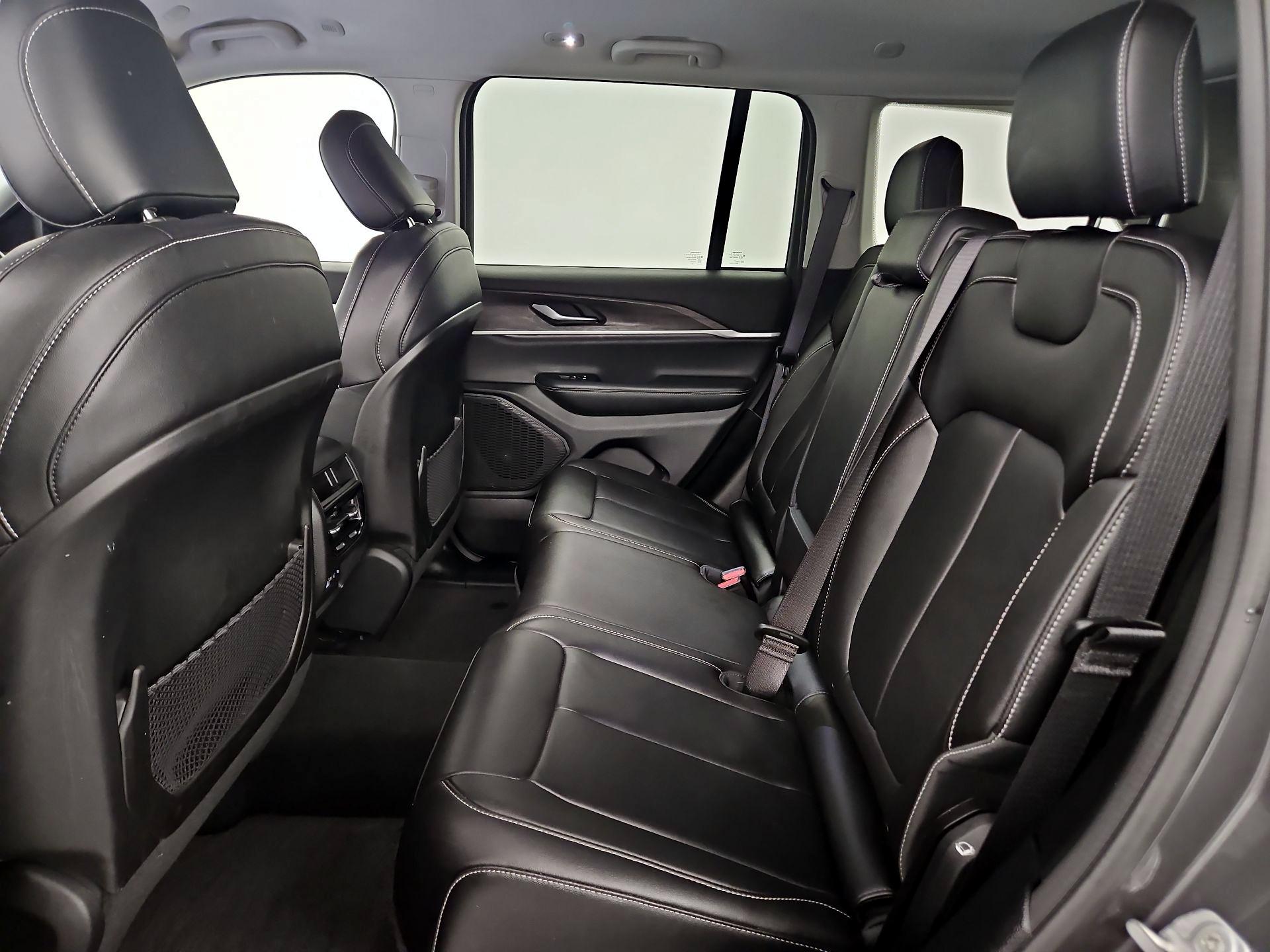 Thumbnail: 2023 Jeep Grand Cherokee - 20