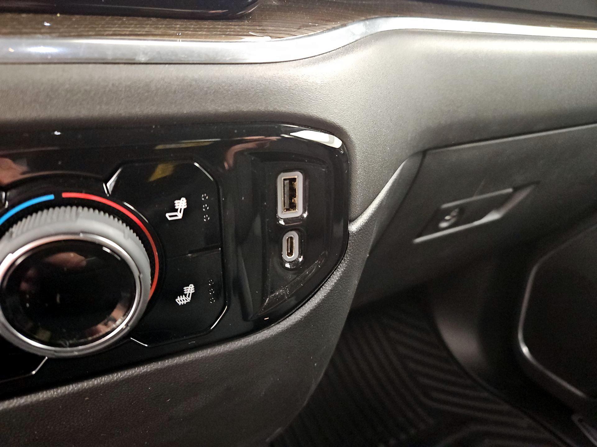 Thumbnail: 2022 Chevrolet Silverado 1500 - 18