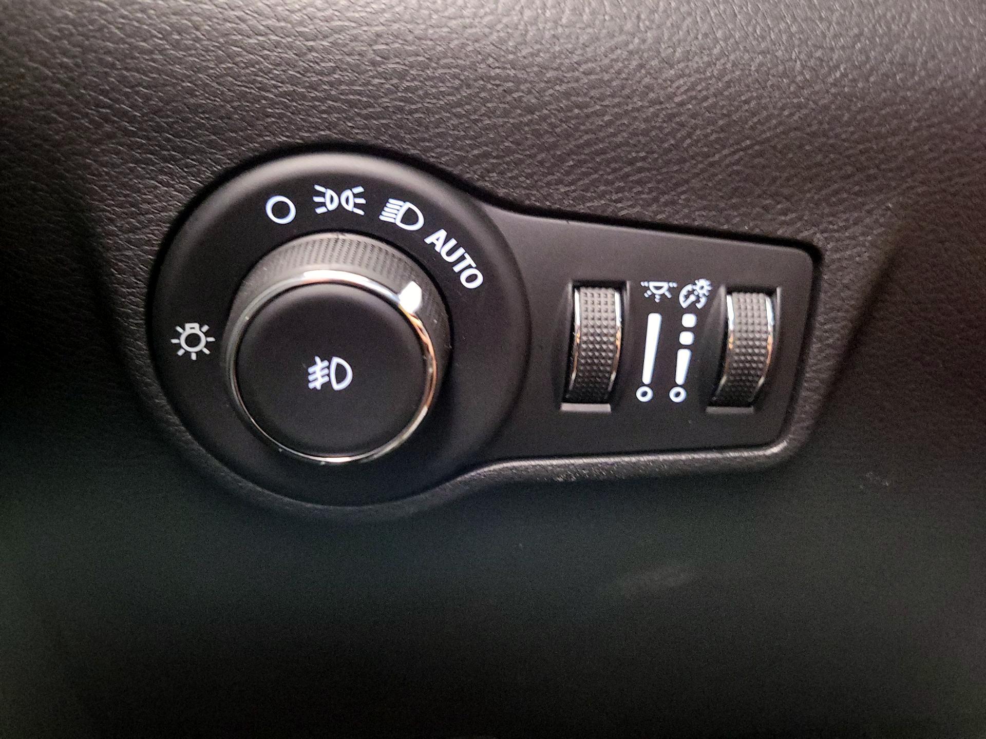 Thumbnail: 2022 Jeep Compass - 13