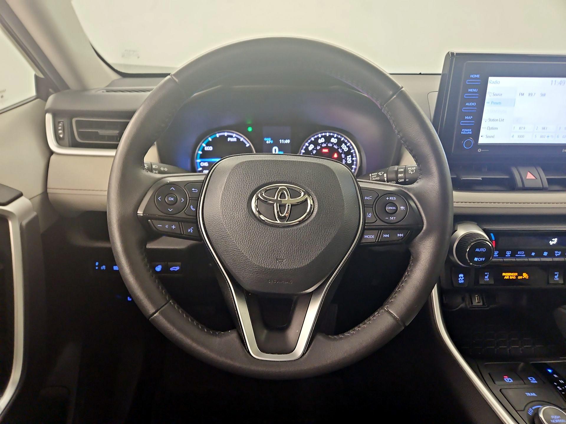 Thumbnail: 2022 Toyota RAV4 - 10