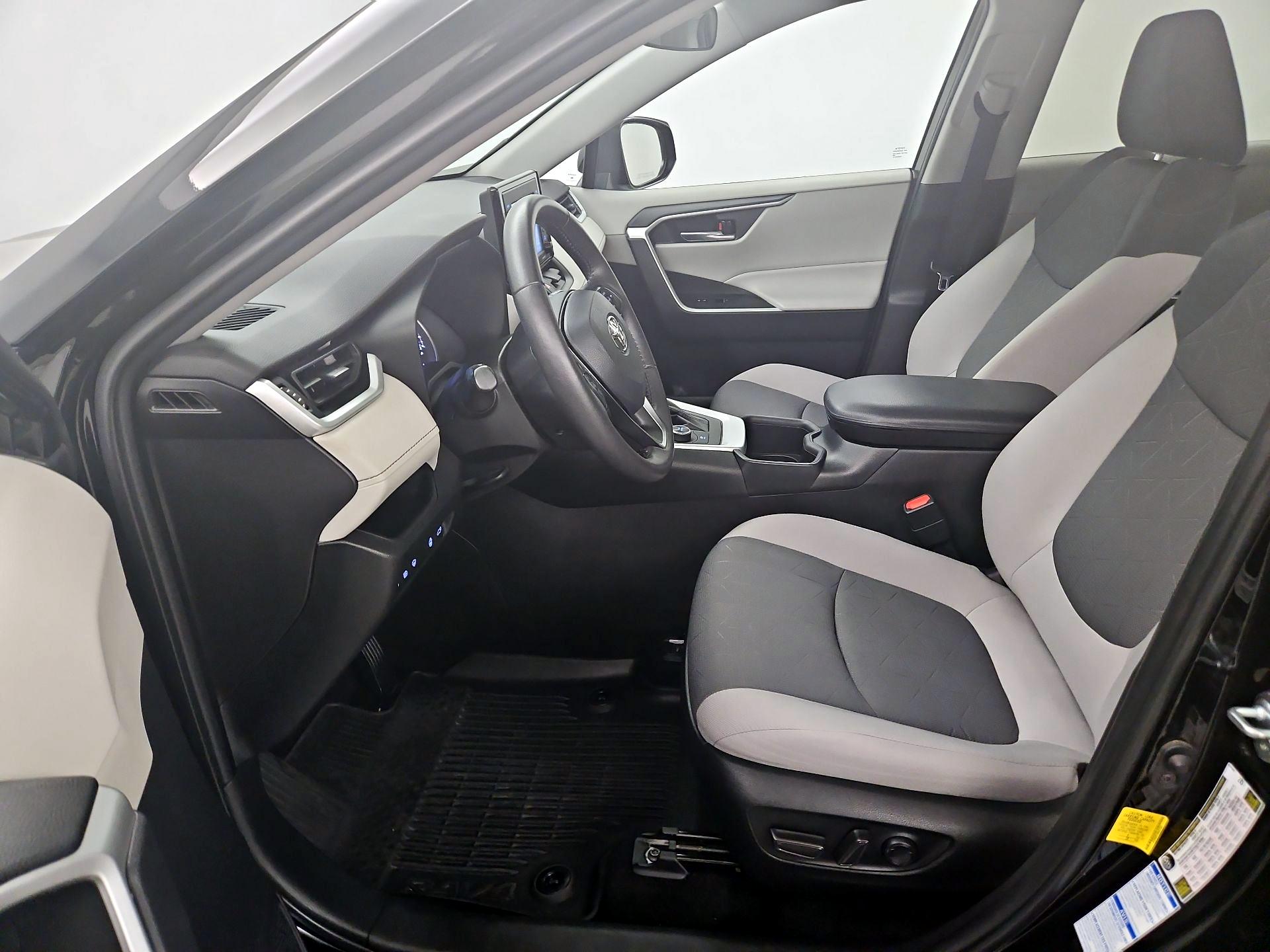 Thumbnail: 2022 Toyota RAV4 - 11