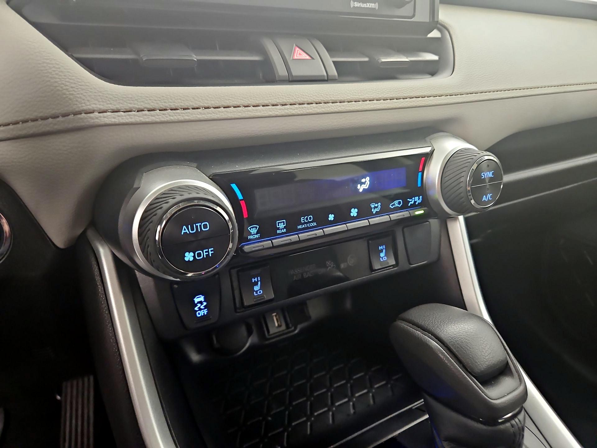 Thumbnail: 2022 Toyota RAV4 - 16