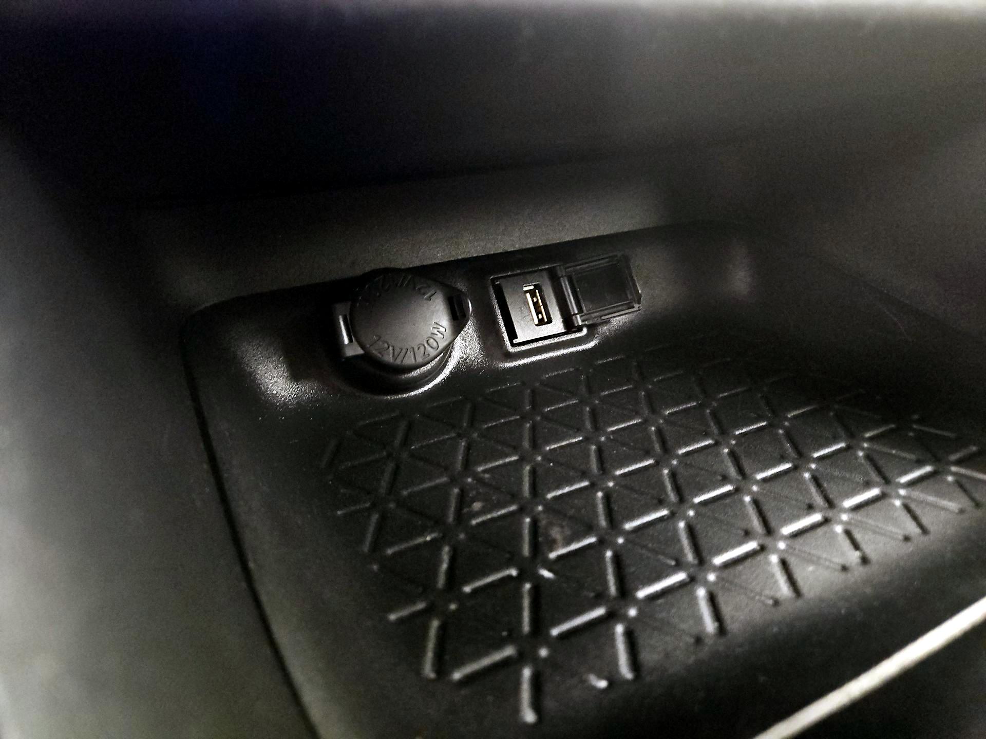 Thumbnail: 2022 Toyota RAV4 - 18