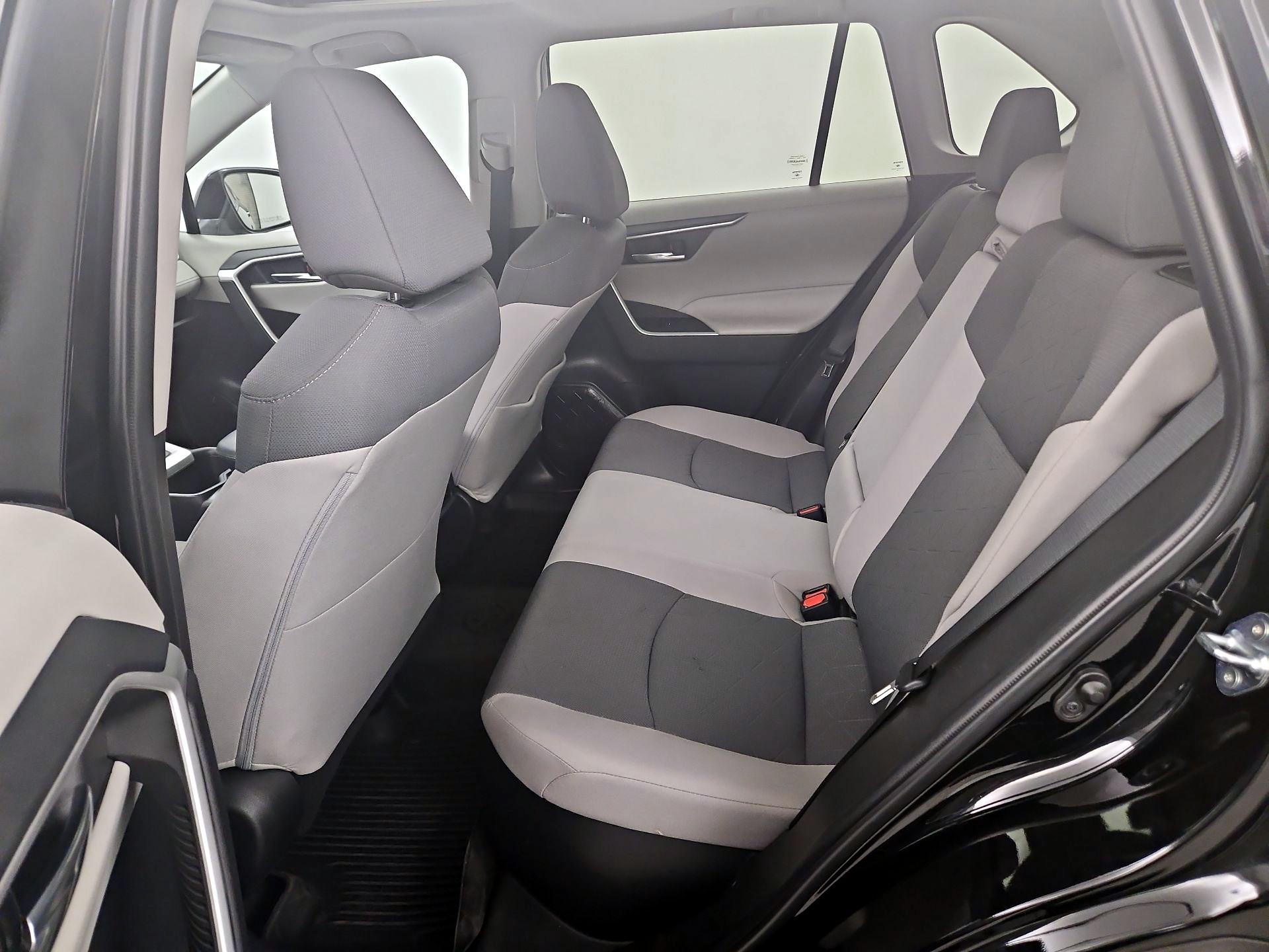 Thumbnail: 2022 Toyota RAV4 - 20