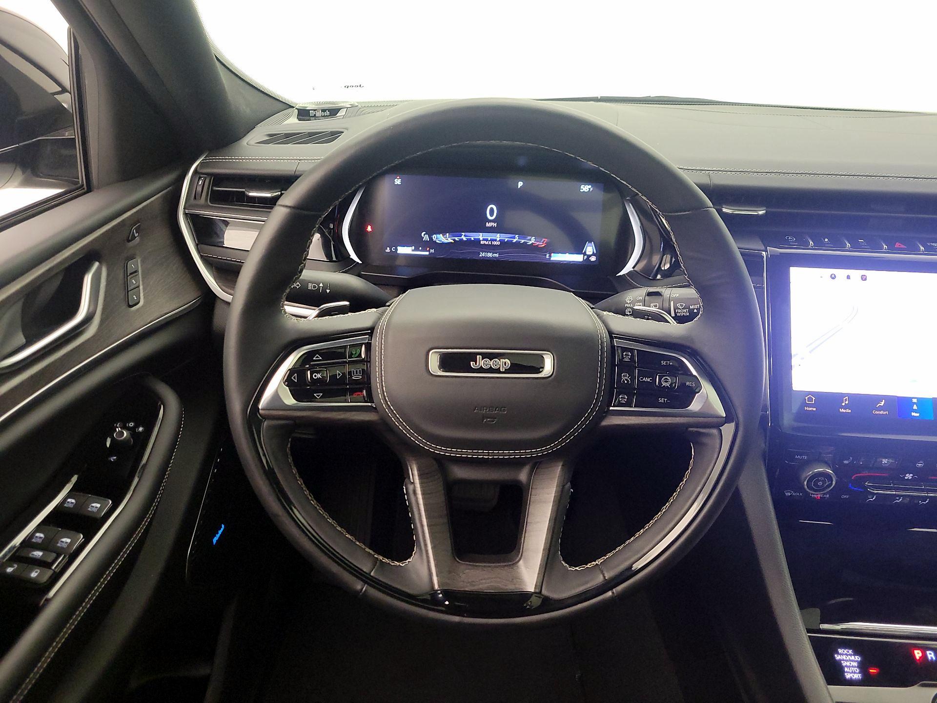 Thumbnail: 2022 Jeep Grand Cherokee - 10
