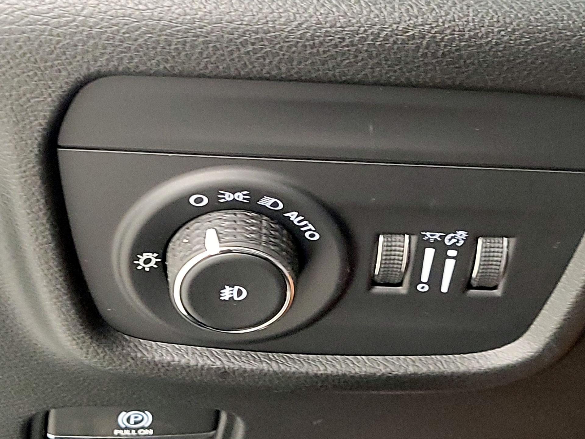 Thumbnail: 2022 Jeep Grand Cherokee - 13