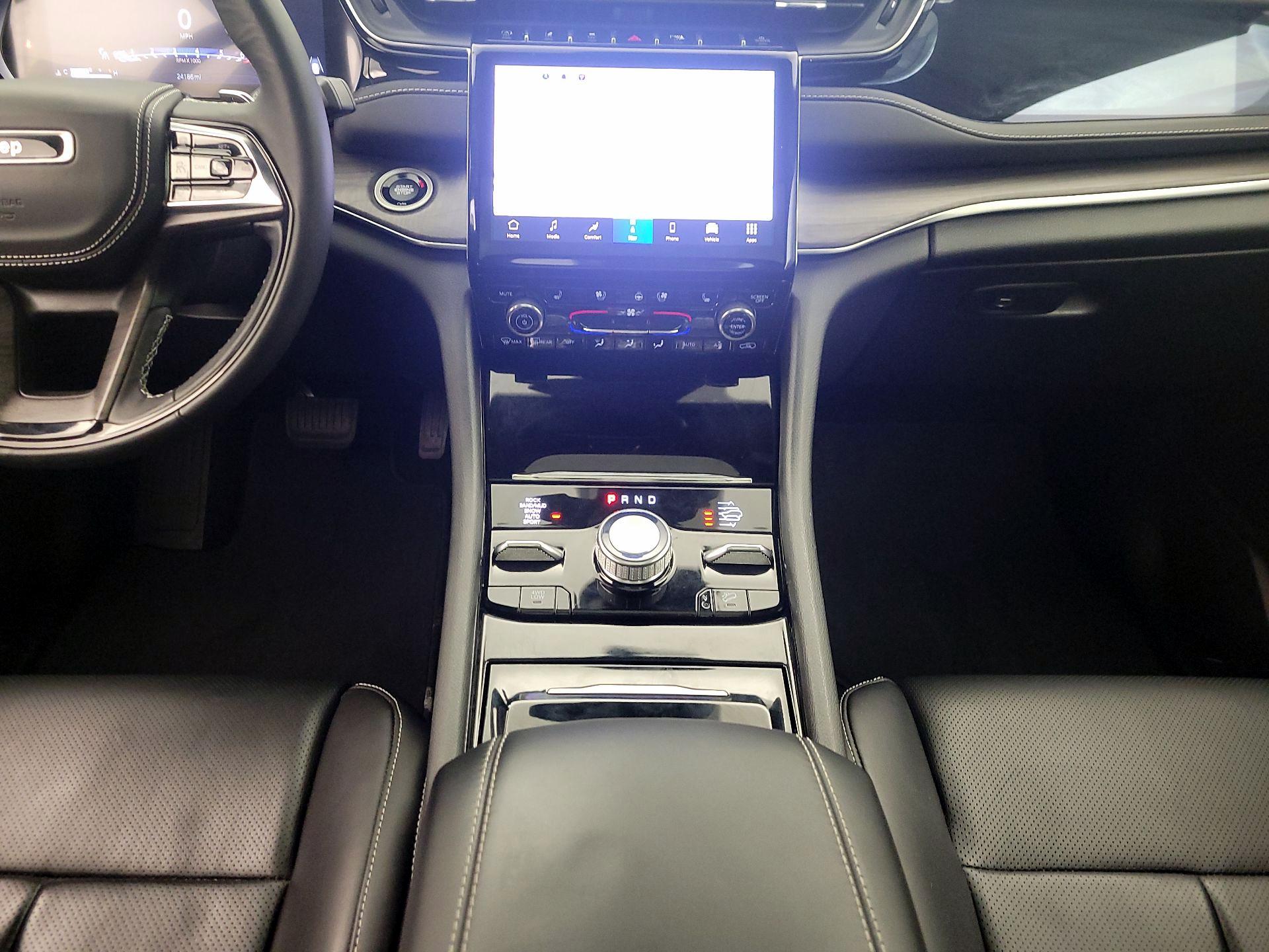 Thumbnail: 2022 Jeep Grand Cherokee - 18