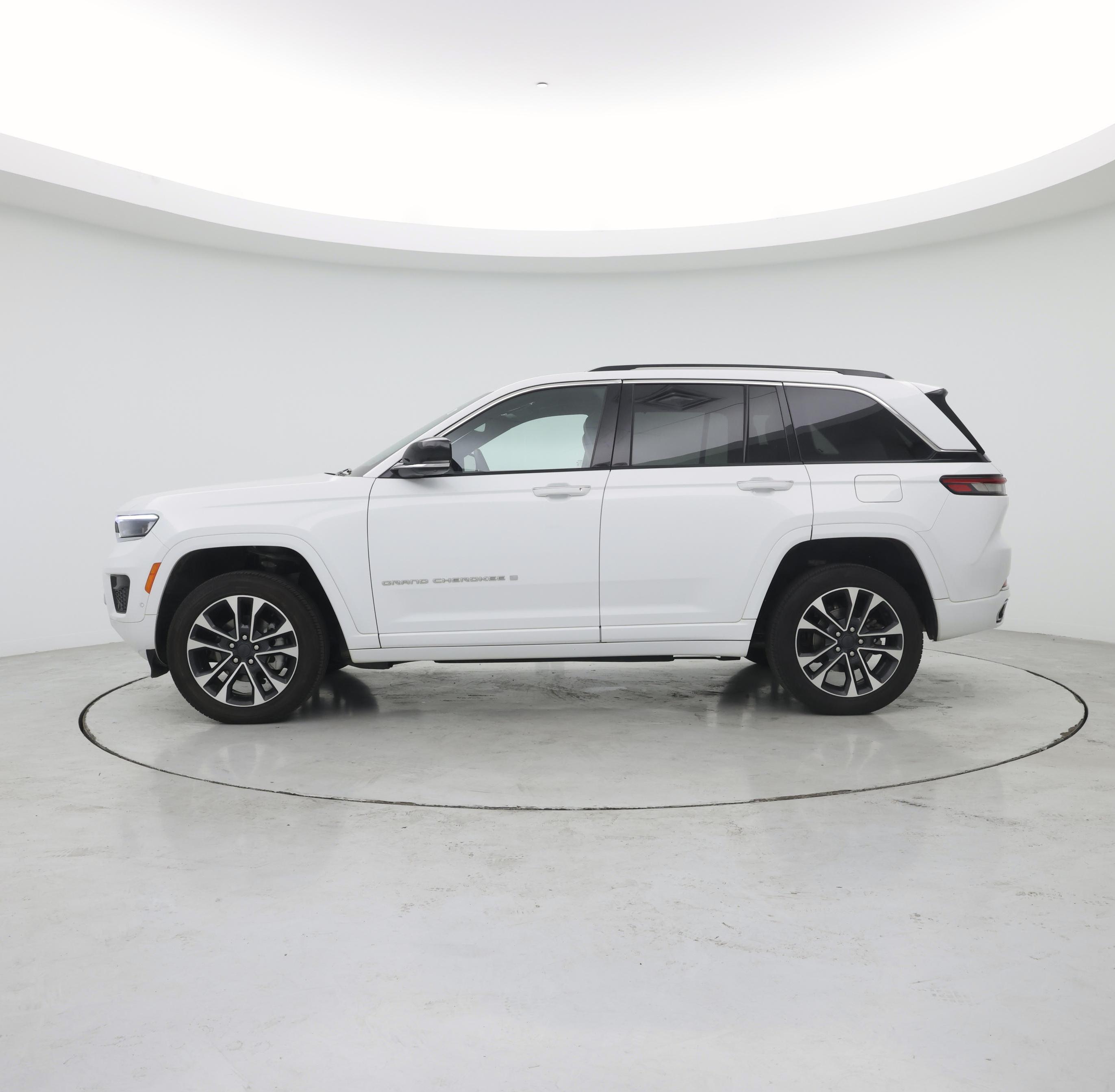 Thumbnail: 2022 Jeep Grand Cherokee - 3