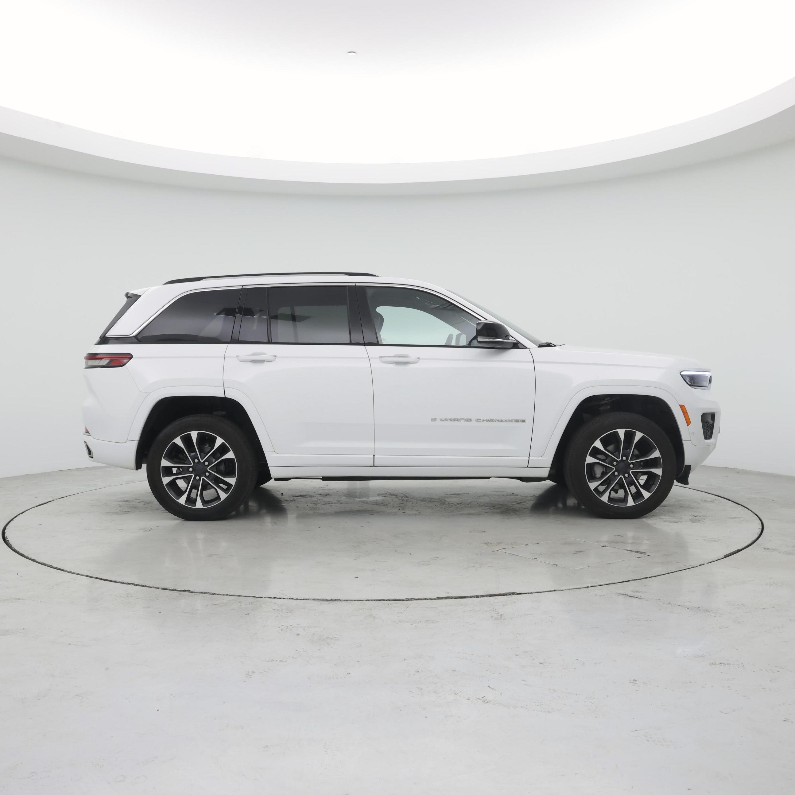 Thumbnail: 2022 Jeep Grand Cherokee - 7