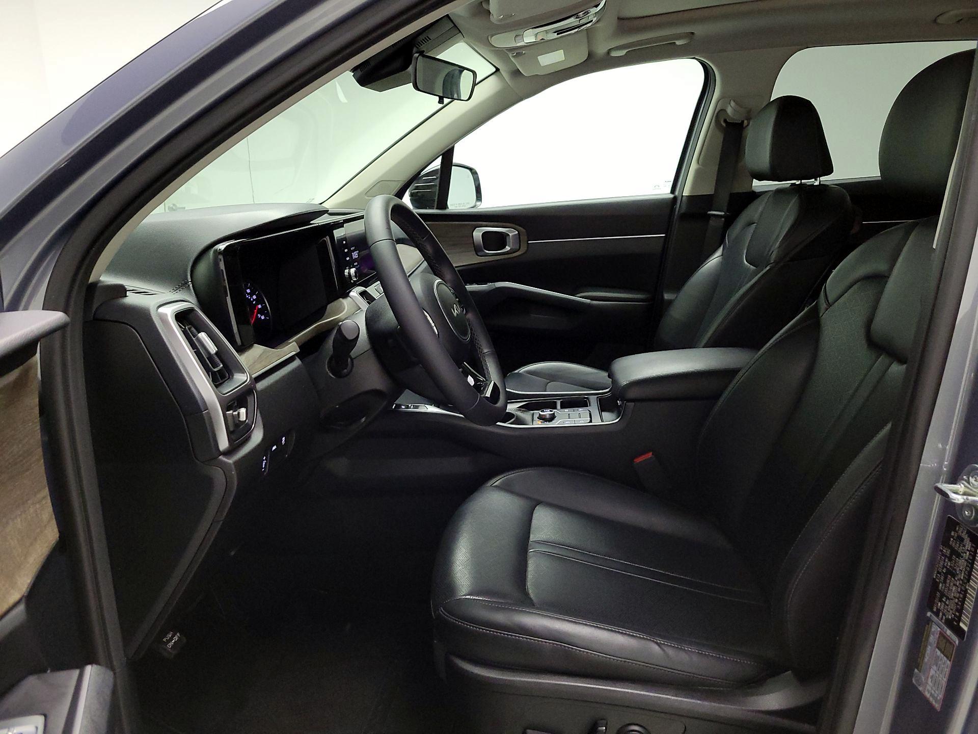 Thumbnail: 2023 Kia Sorento - 11