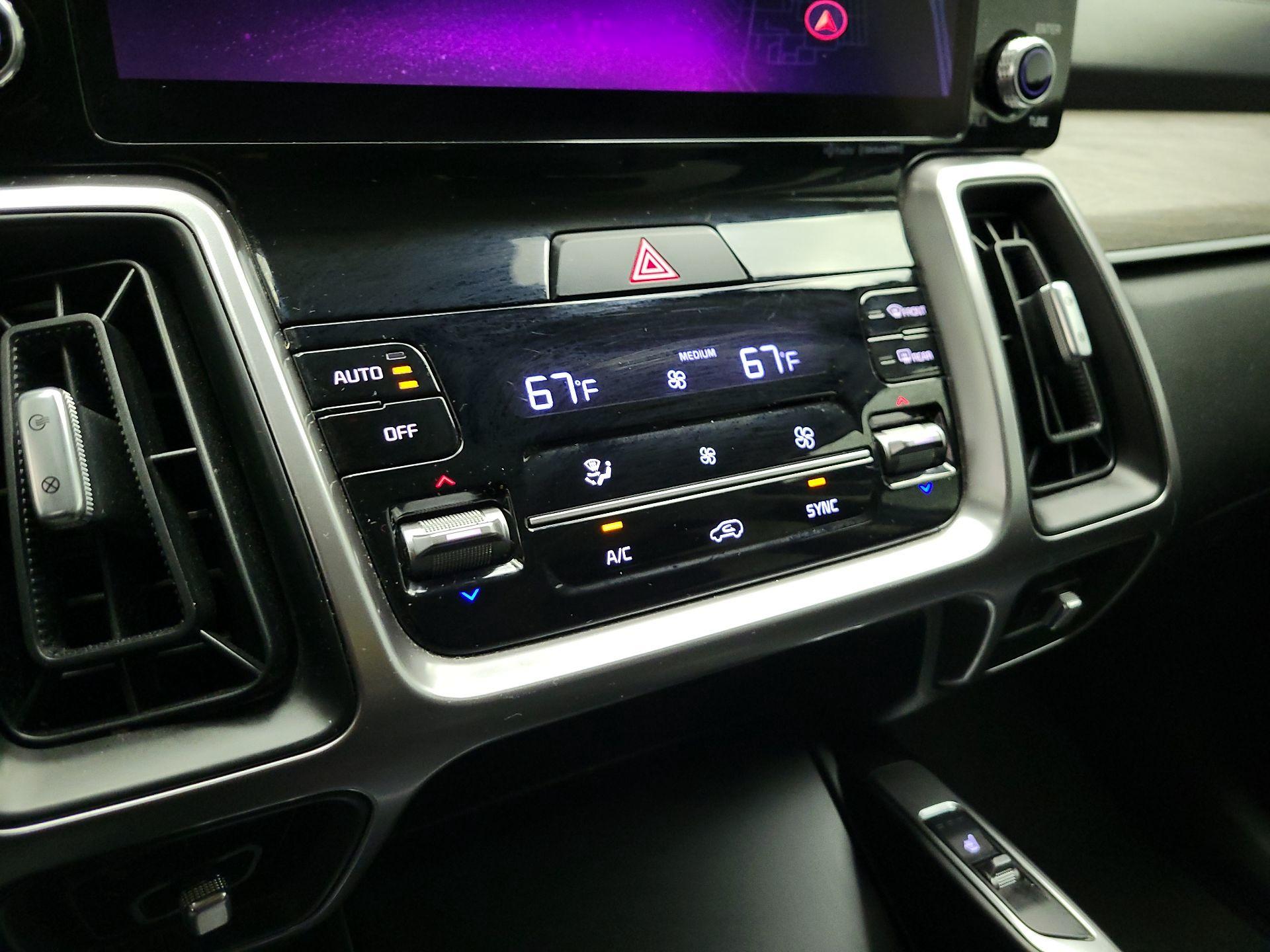 Thumbnail: 2023 Kia Sorento - 17