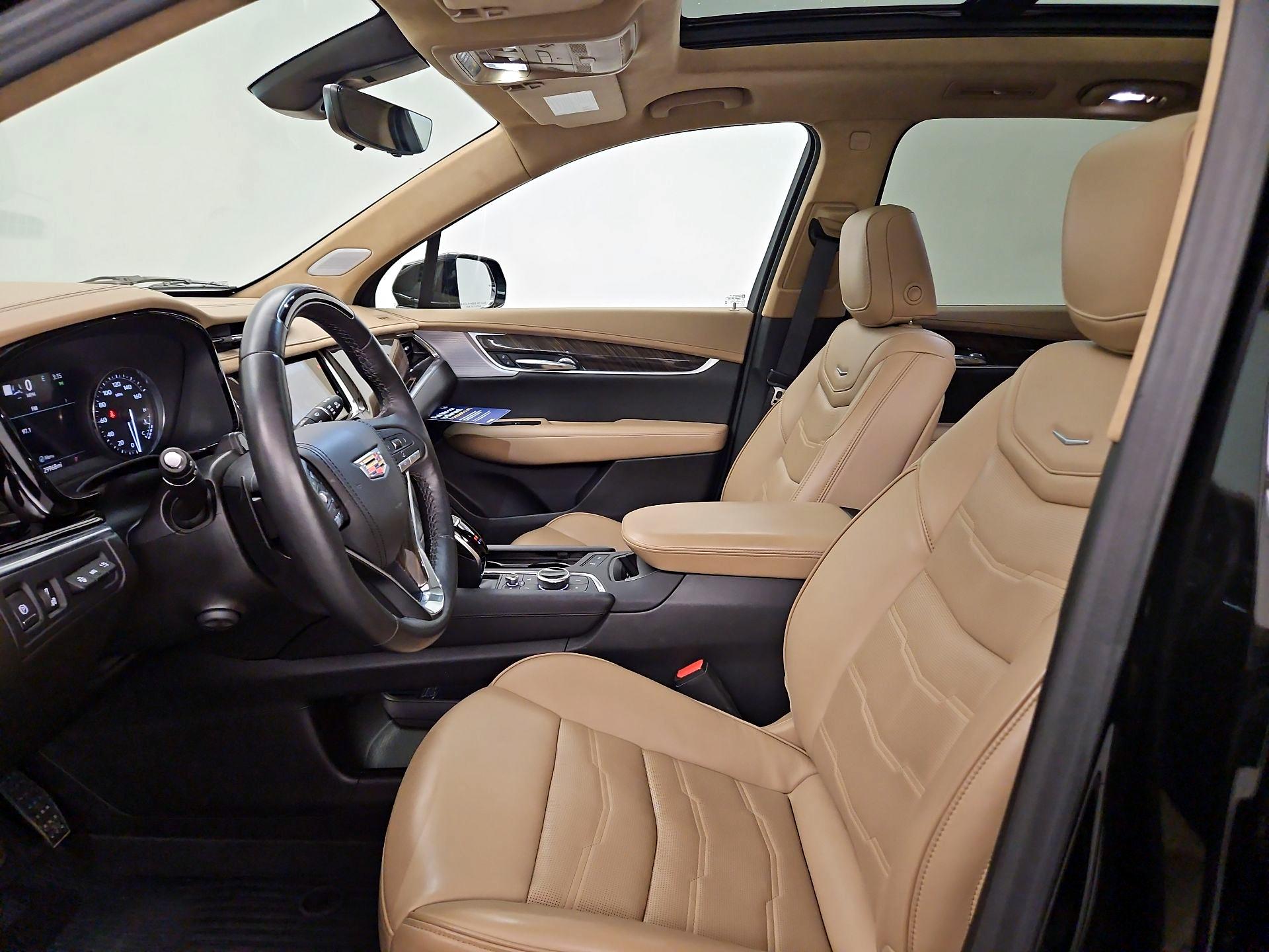 Thumbnail: 2023 Cadillac XT6 - 11