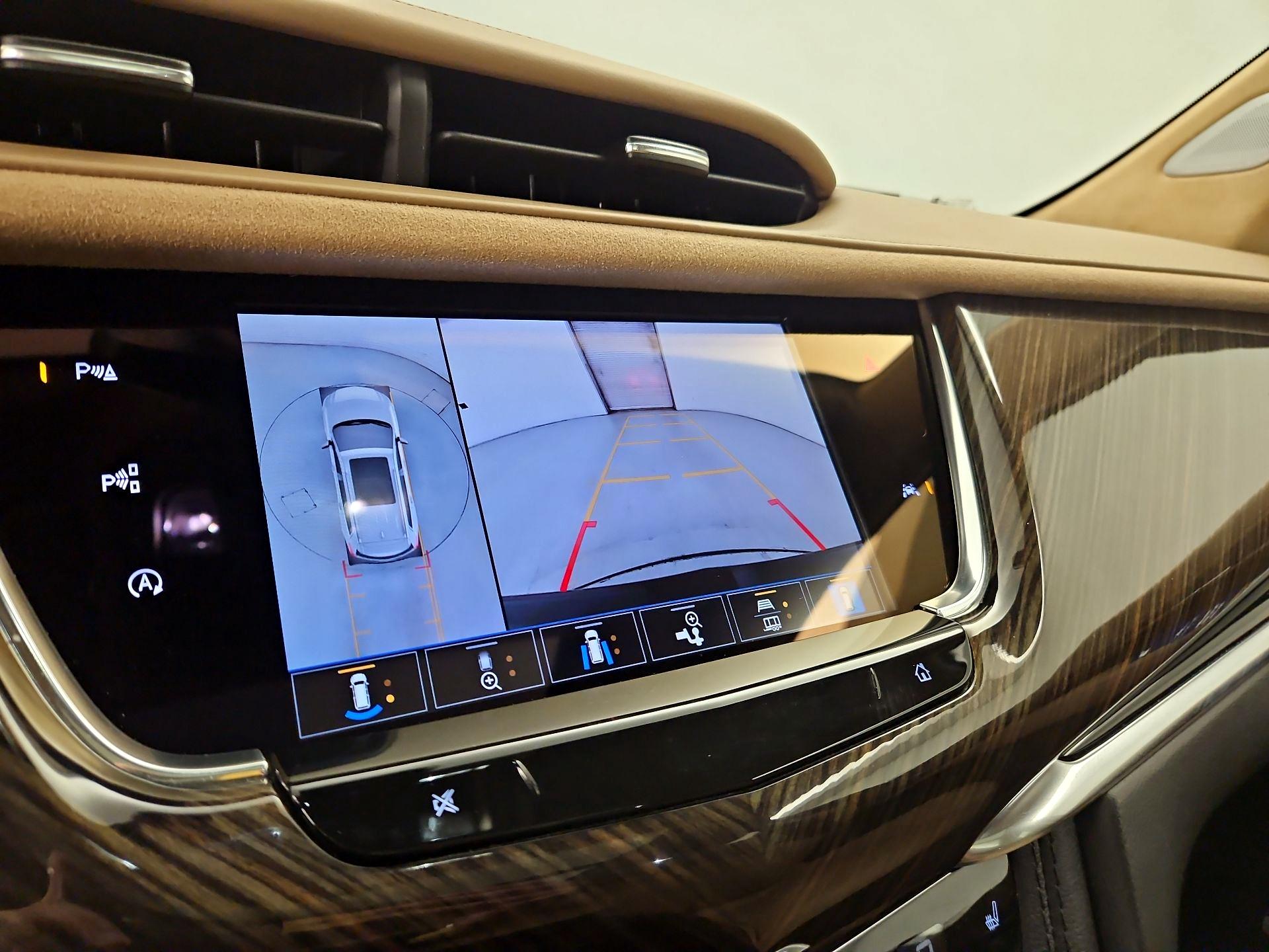 Thumbnail: 2023 Cadillac XT6 - 15