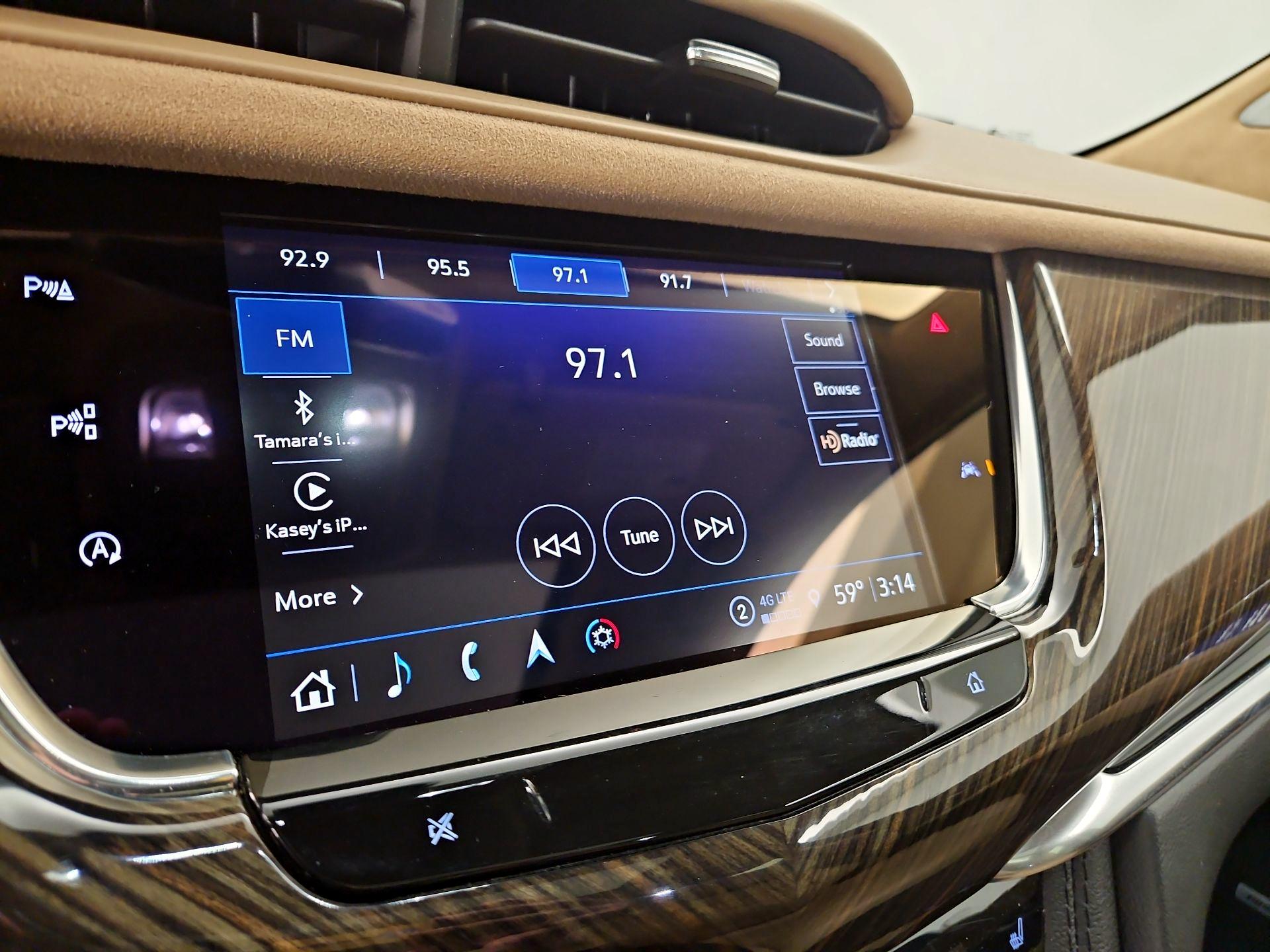 Thumbnail: 2023 Cadillac XT6 - 16