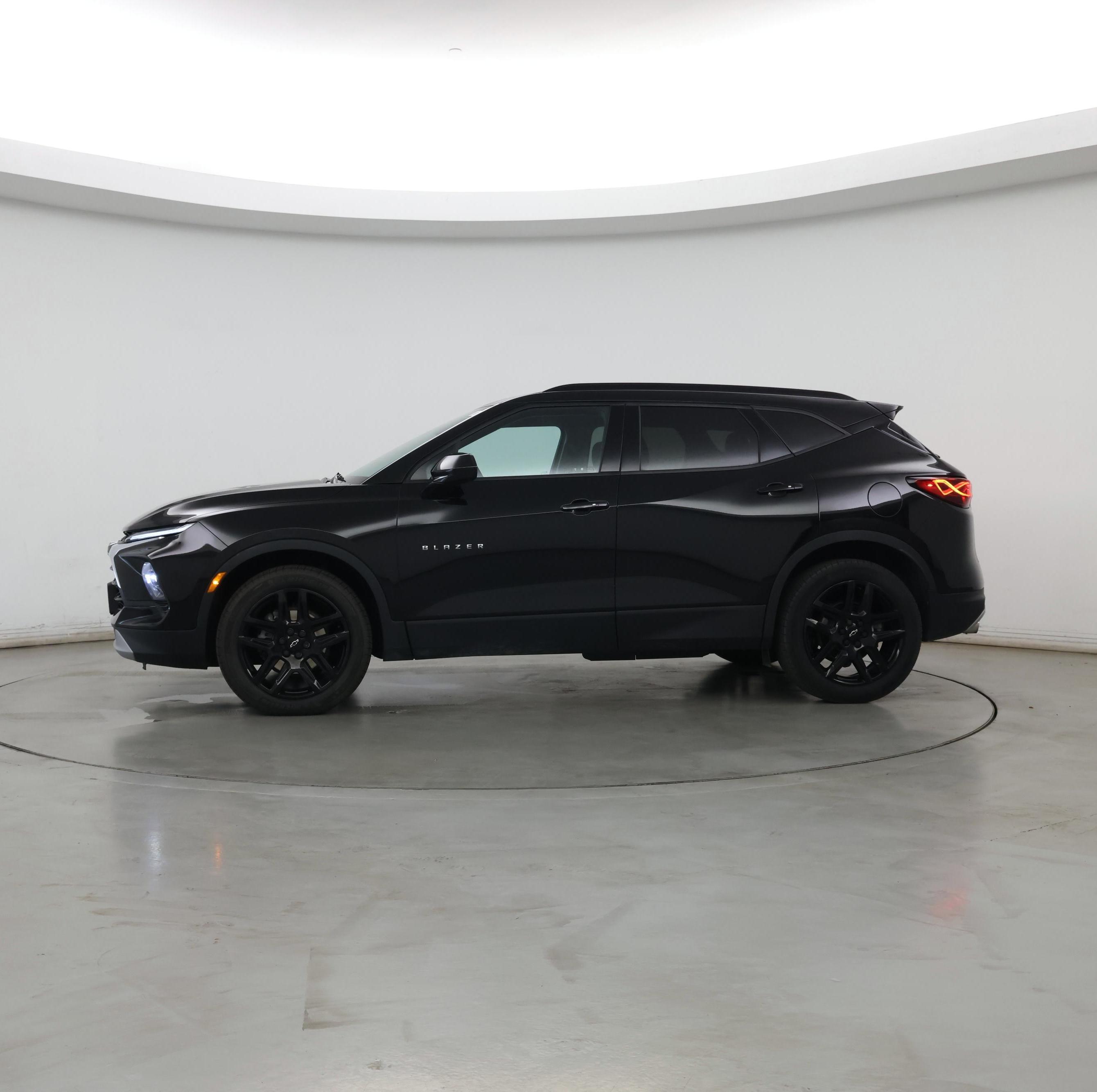 Thumbnail: 2023 Chevrolet Blazer - 3