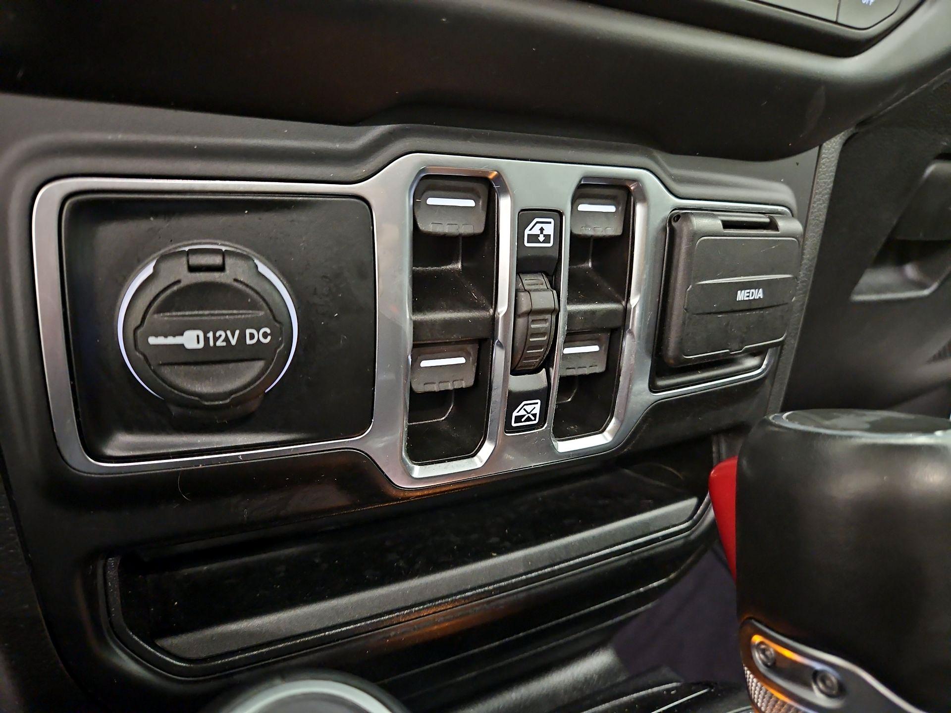 Thumbnail: 2023 Jeep Wrangler - 19