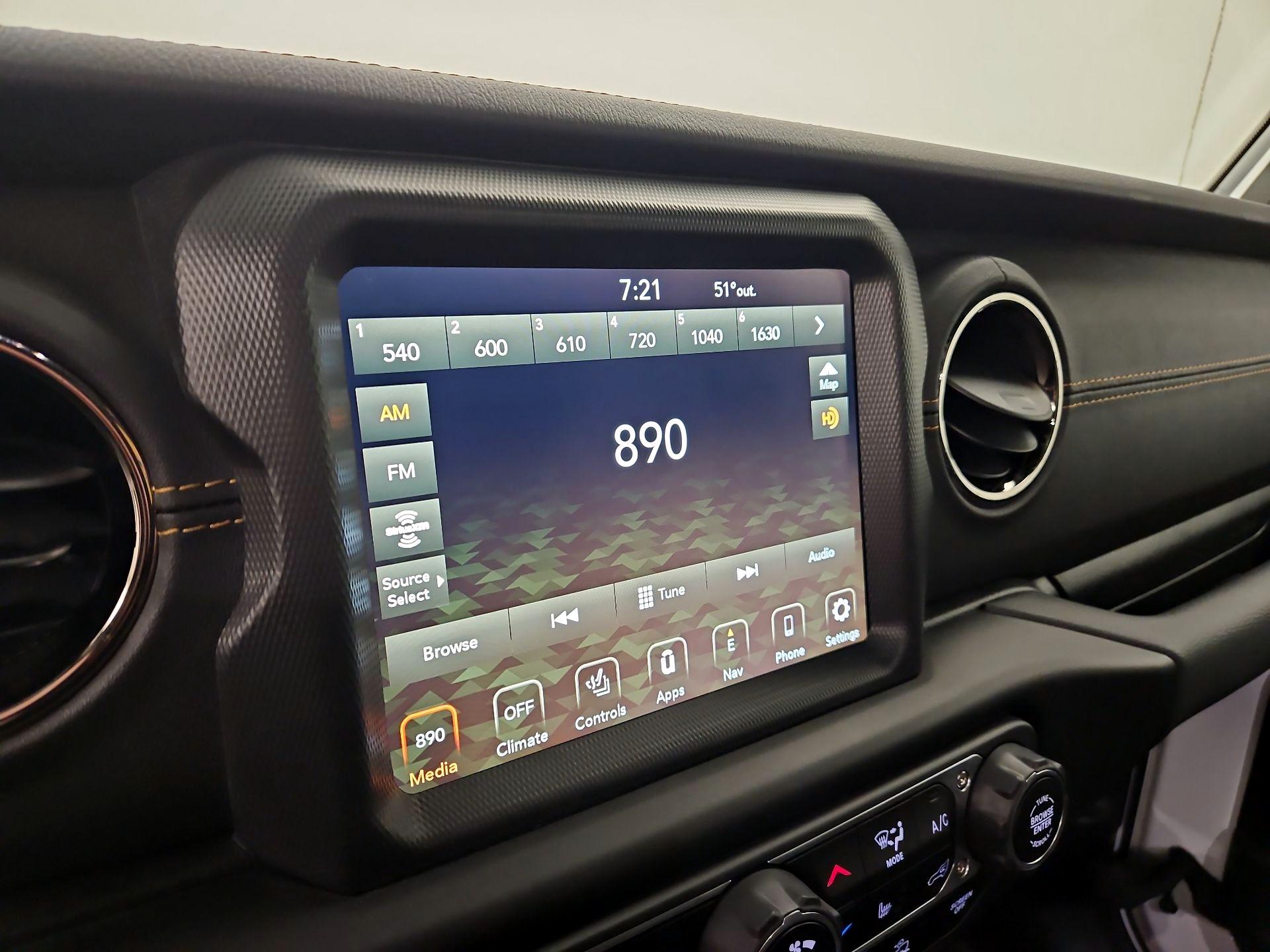 Thumbnail: 2022 Jeep Gladiator - 16