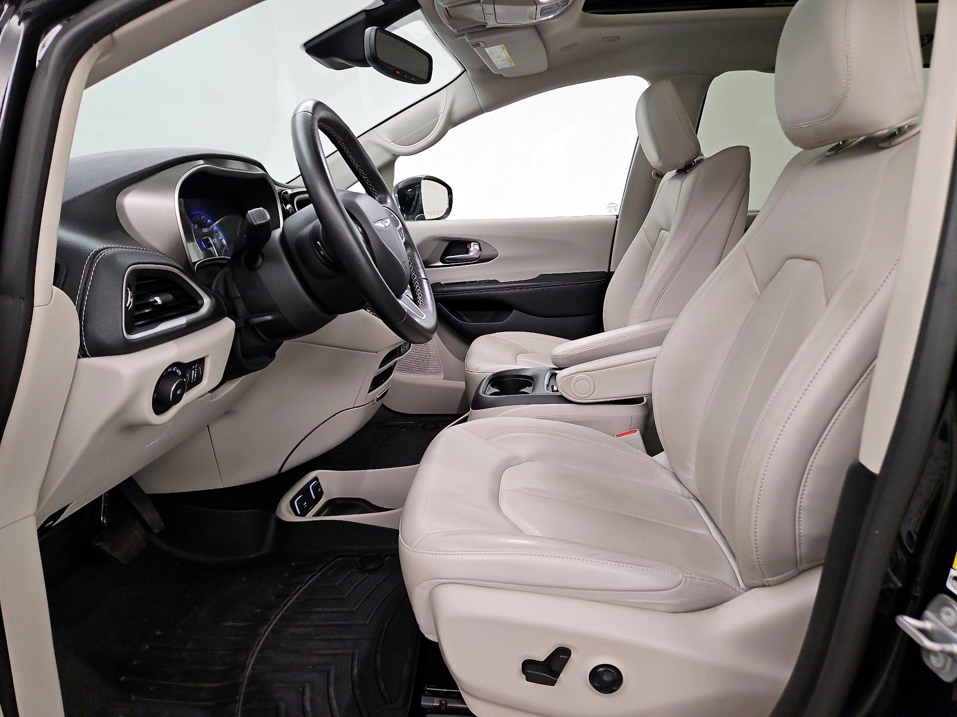 Thumbnail: 2021 Chrysler Pacifica - 11