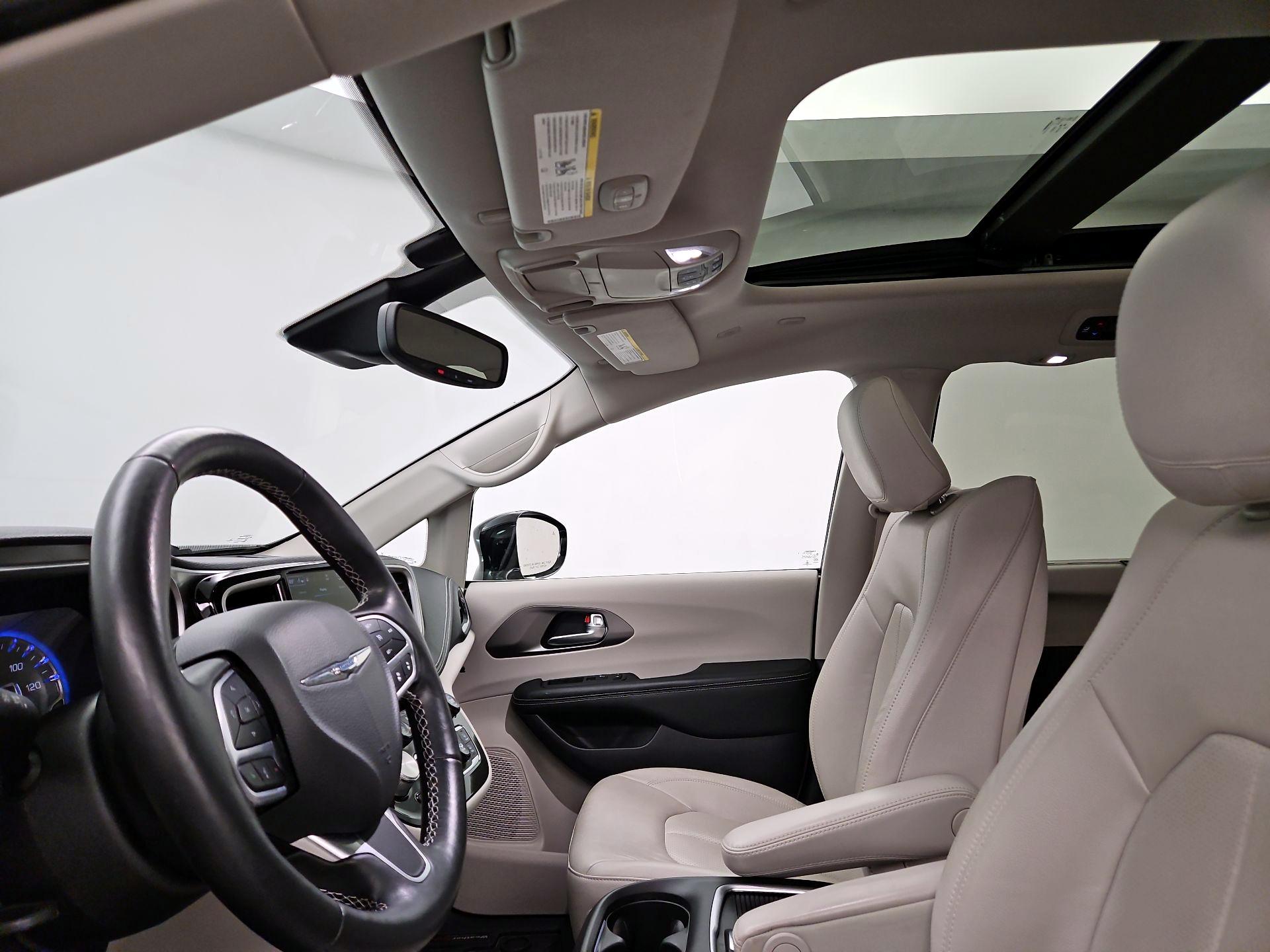 Thumbnail: 2021 Chrysler Pacifica - 19