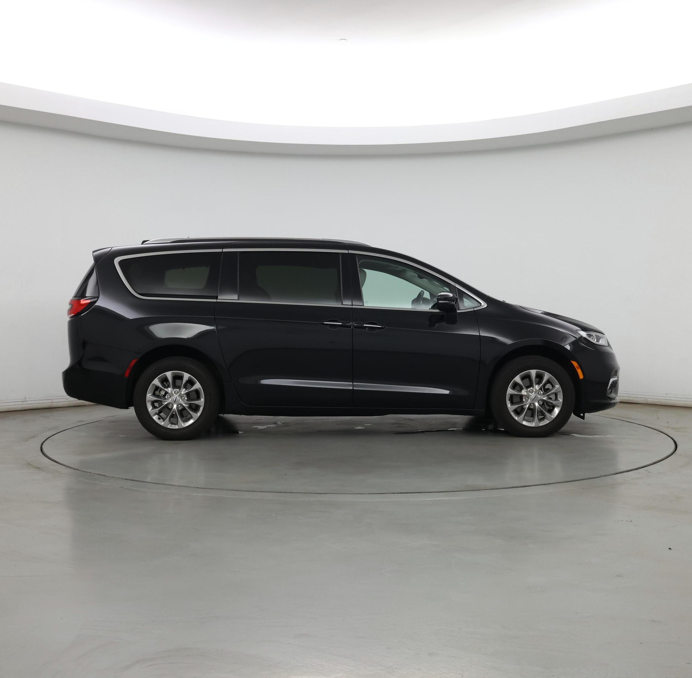 Thumbnail: 2021 Chrysler Pacifica - 7
