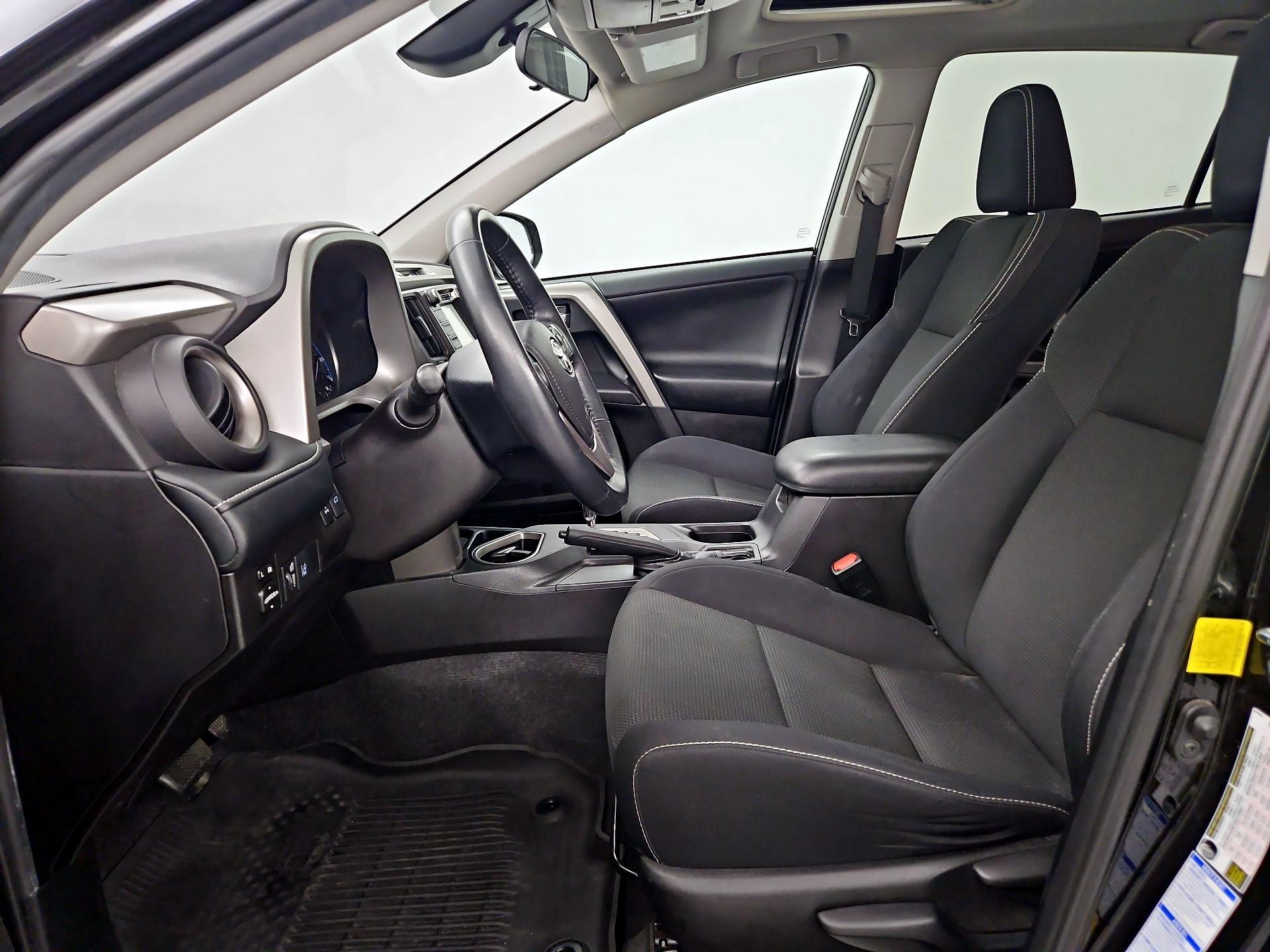 Thumbnail: 2018 Toyota RAV4 - 11