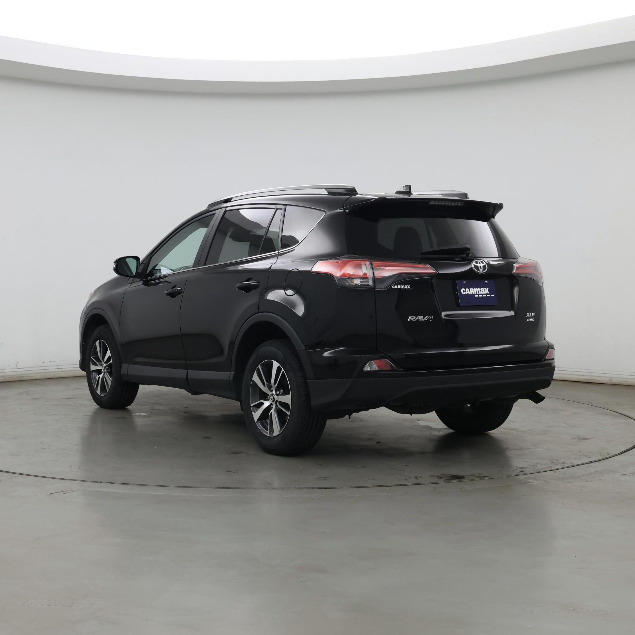 Thumbnail: 2018 Toyota RAV4 - 2