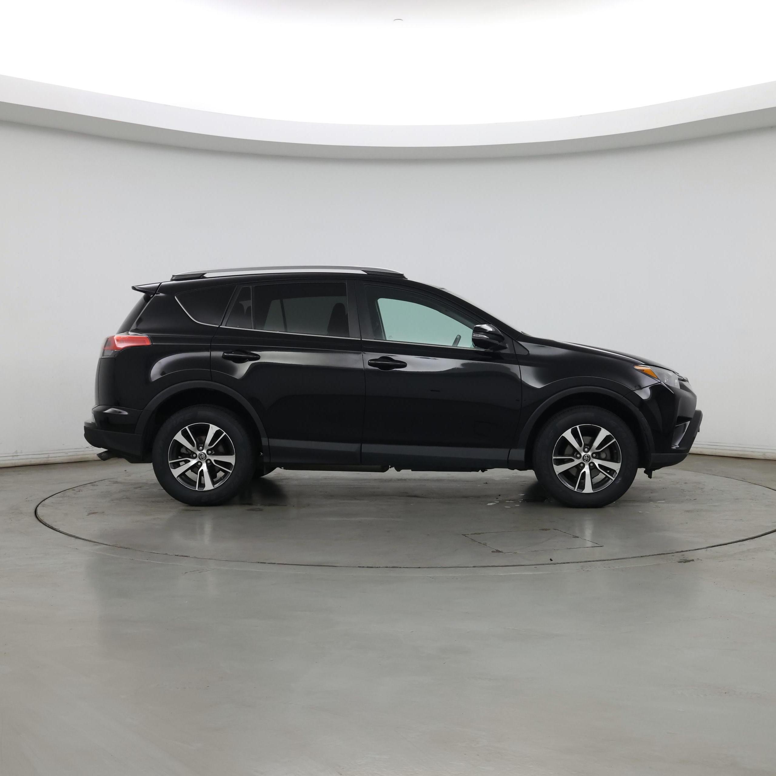 Thumbnail: 2018 Toyota RAV4 - 7